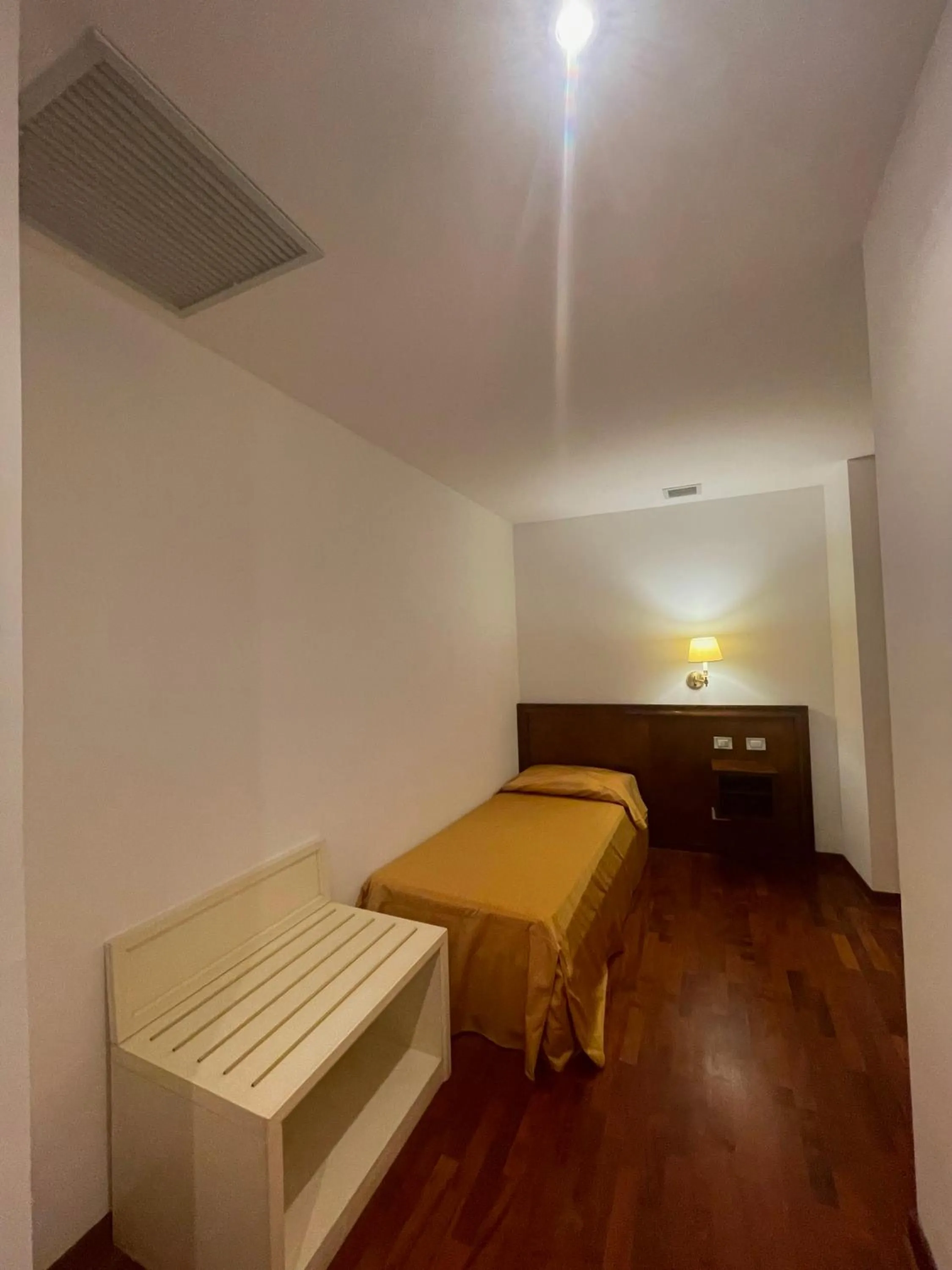 Bed in Hotel La Lampara