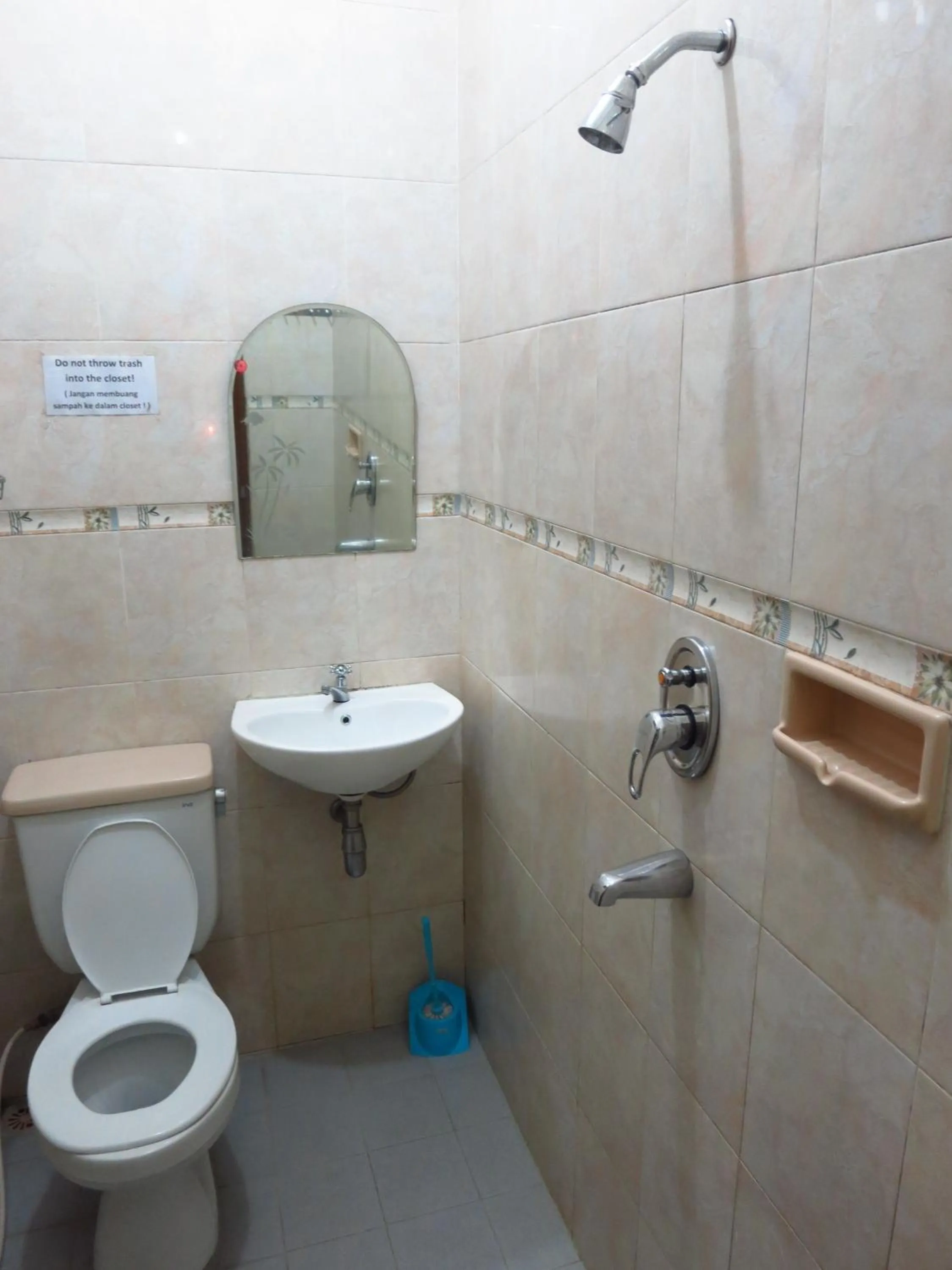 Bathroom in Enny's Guest House