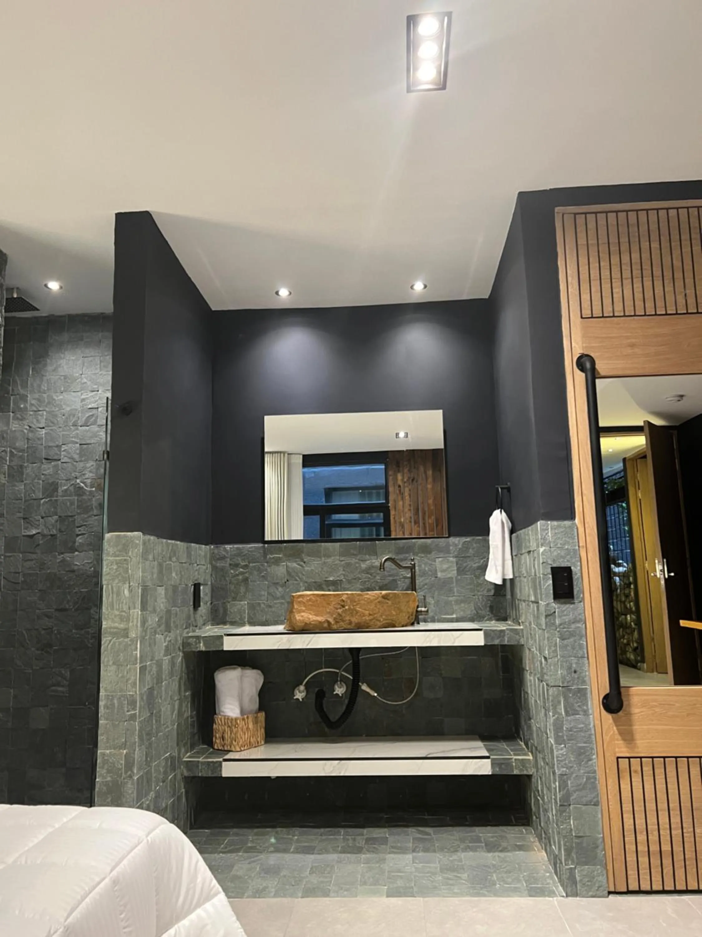 Toilet in Hotel Zelva Negra