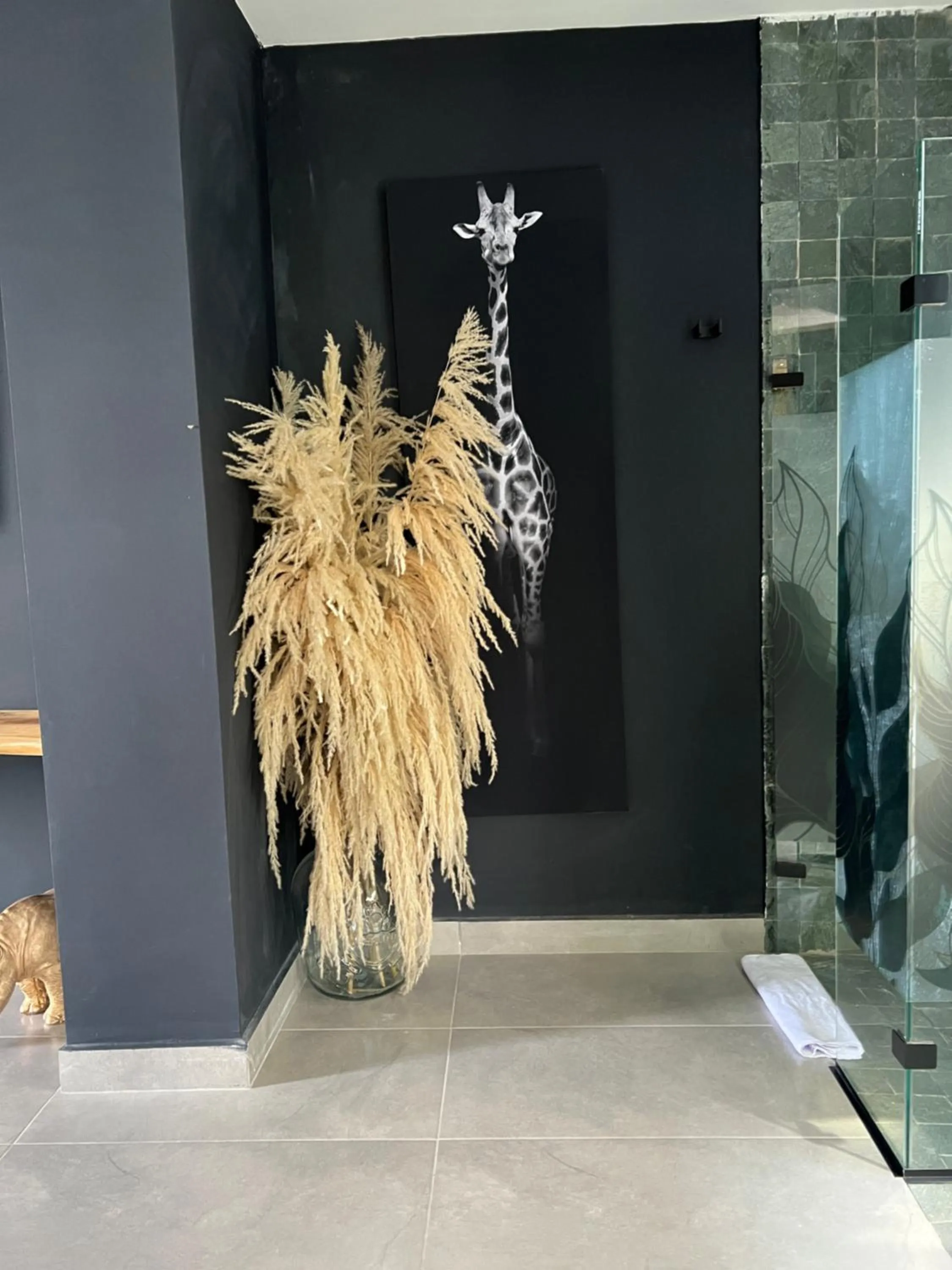 Decorative detail in Hotel Zelva Negra