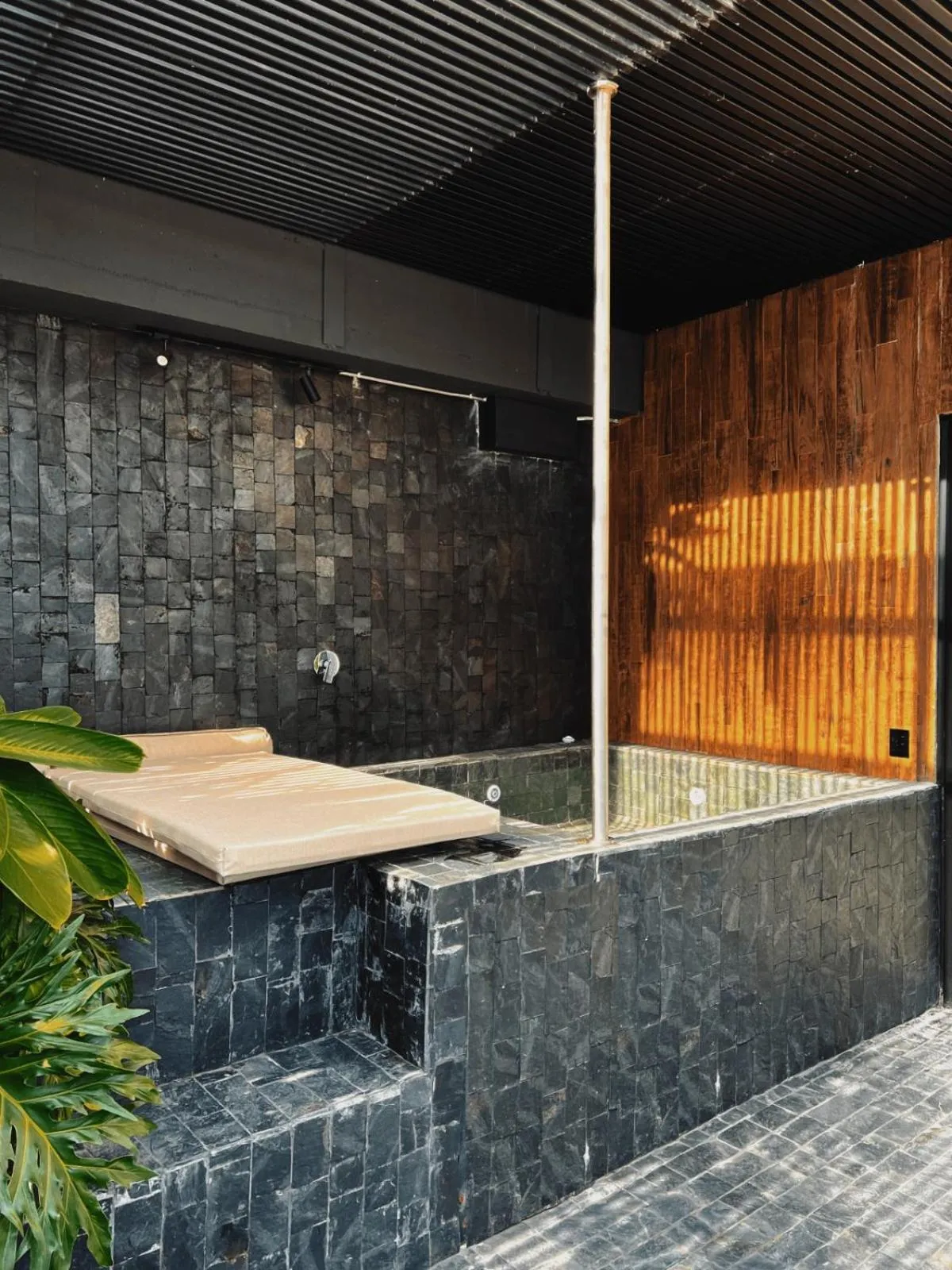 Hot Tub in Hotel Zelva Negra