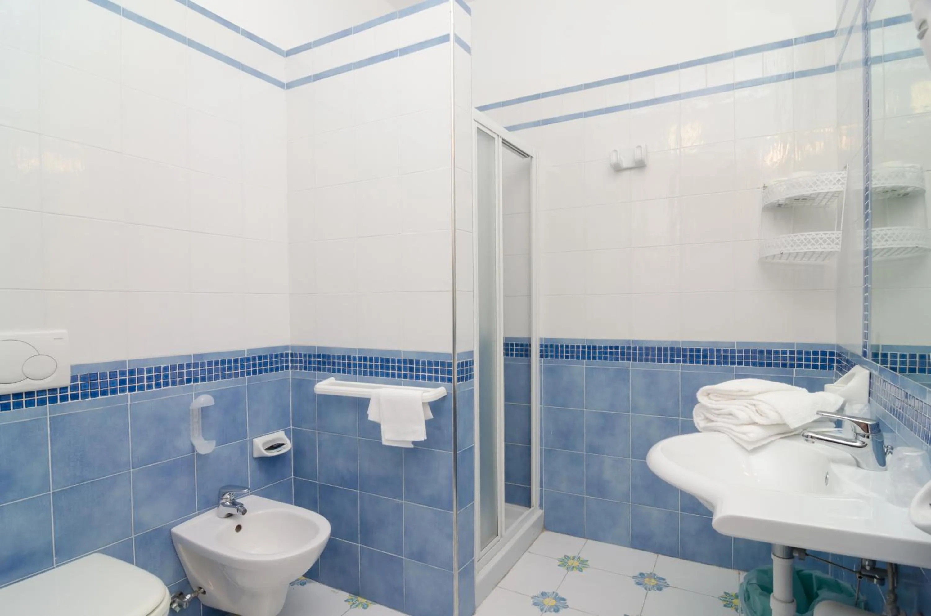 Bathroom in Hotel Flora Wellness & Beauty