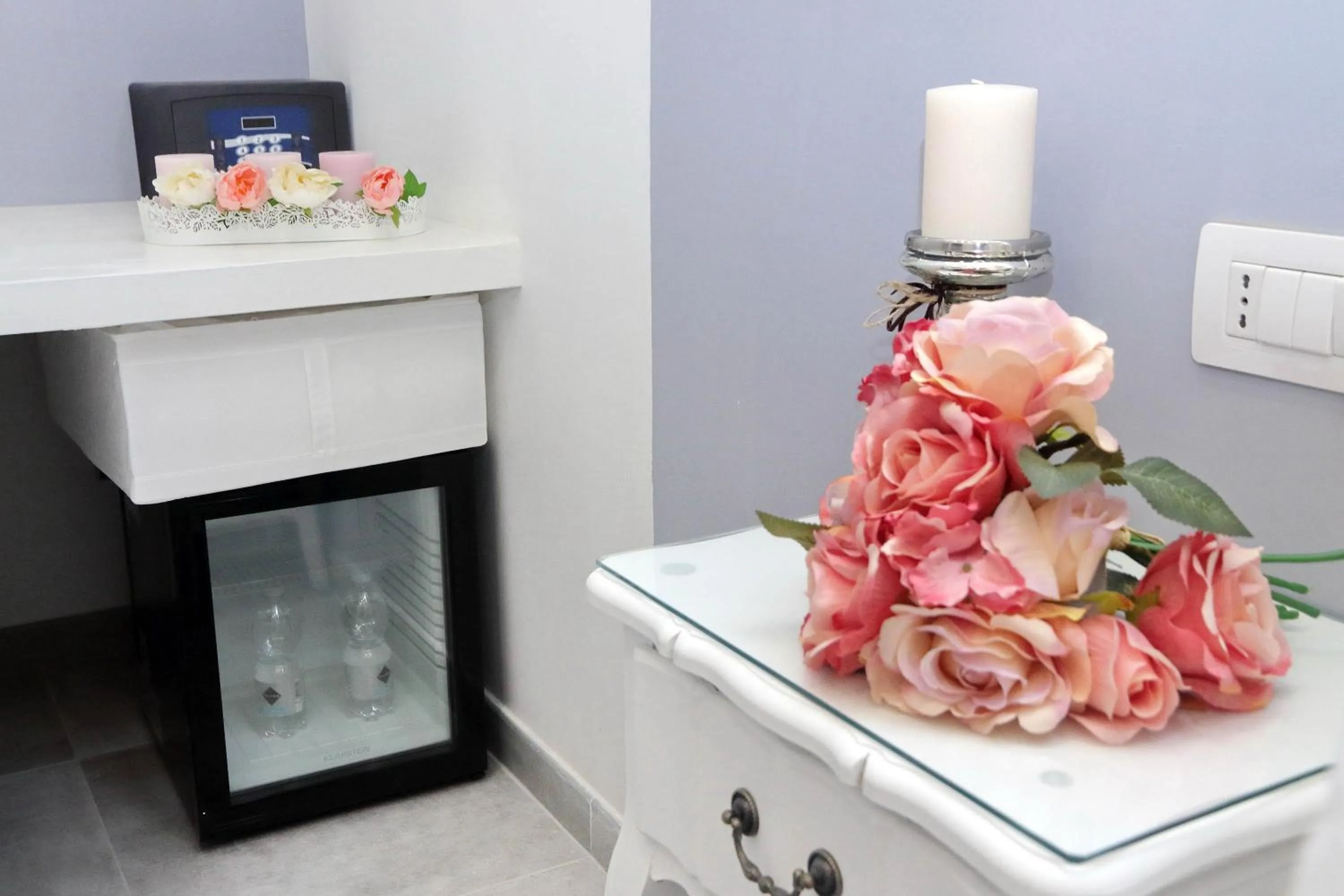 Decorative detail in Roman Holiday Suites