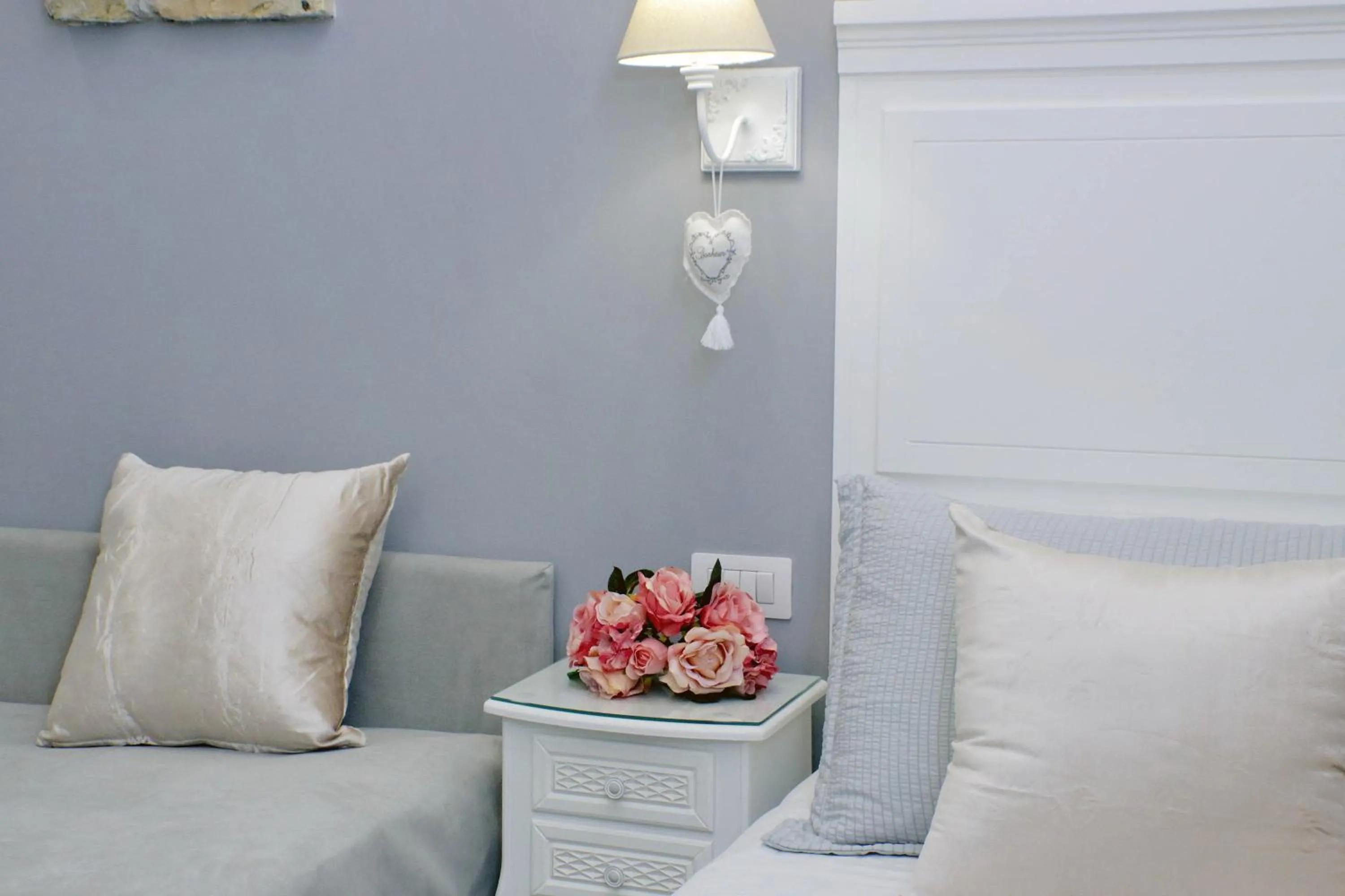 Photo of the whole room in Roman Holiday Suites