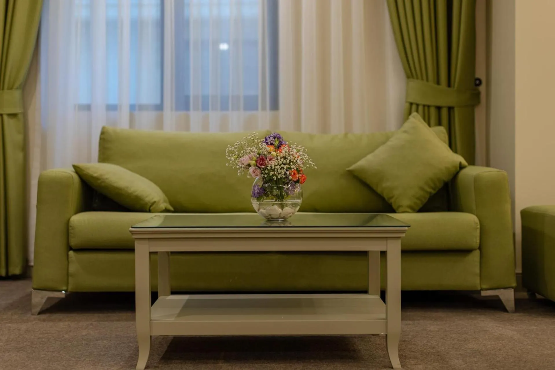 Photo of the whole room in Hotel London 1889 & Casino