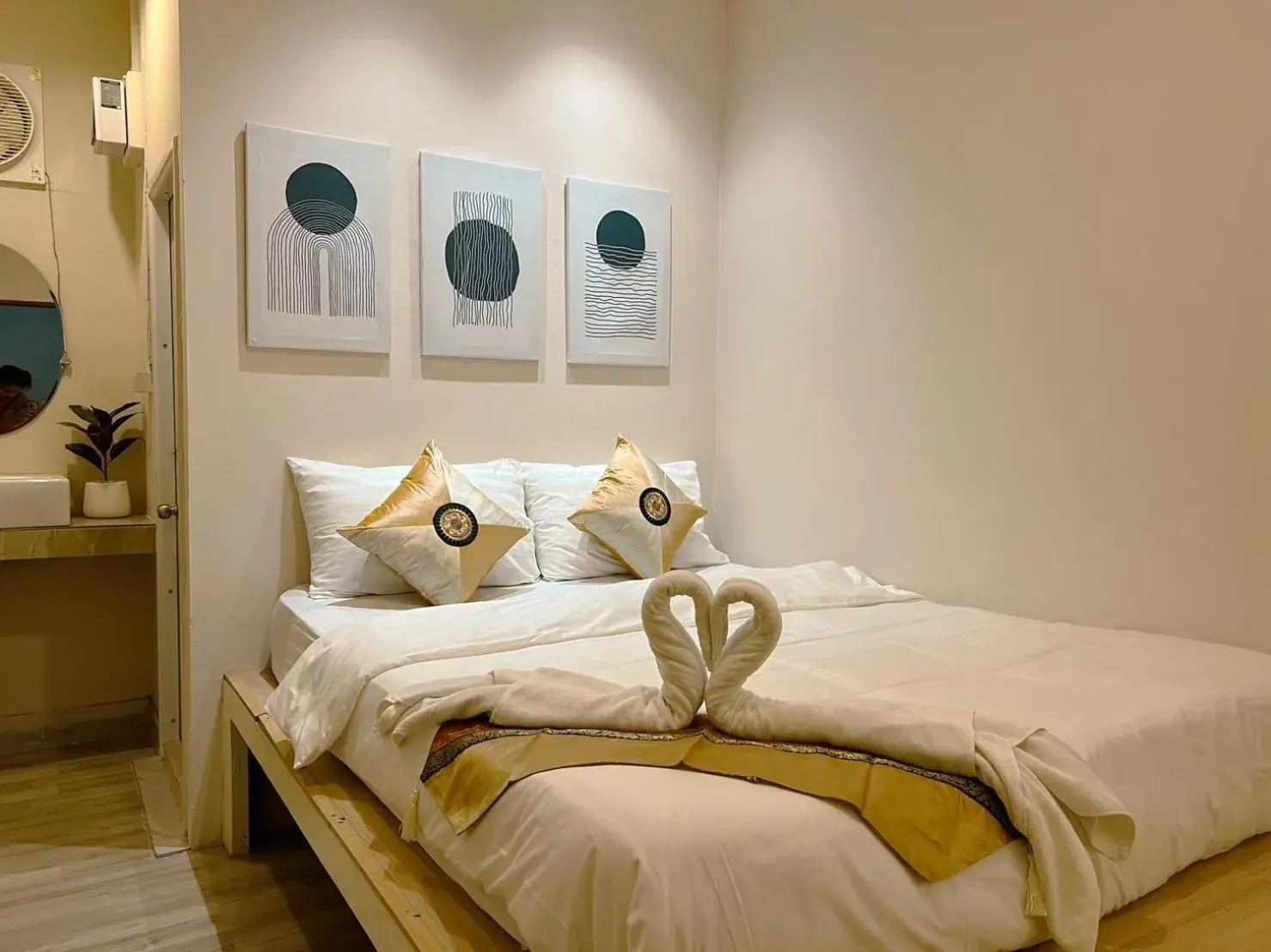 Deluxe Queen Room in Pure Stay At CNX Deluxe Queen Room in Pure Stay At CNX