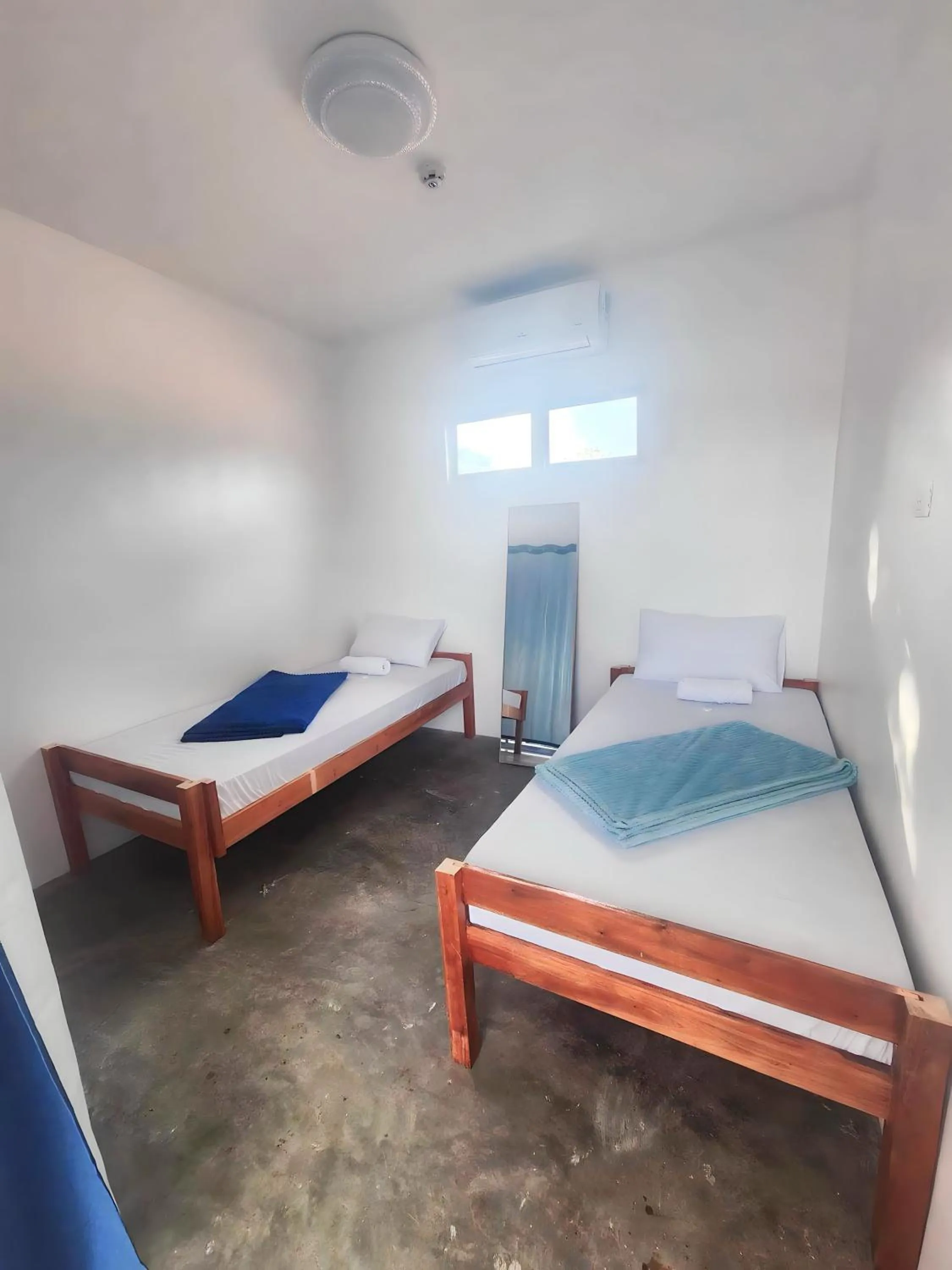 Standard Twin Room with Shared Bathroom in Sunset Paradise Moalboal