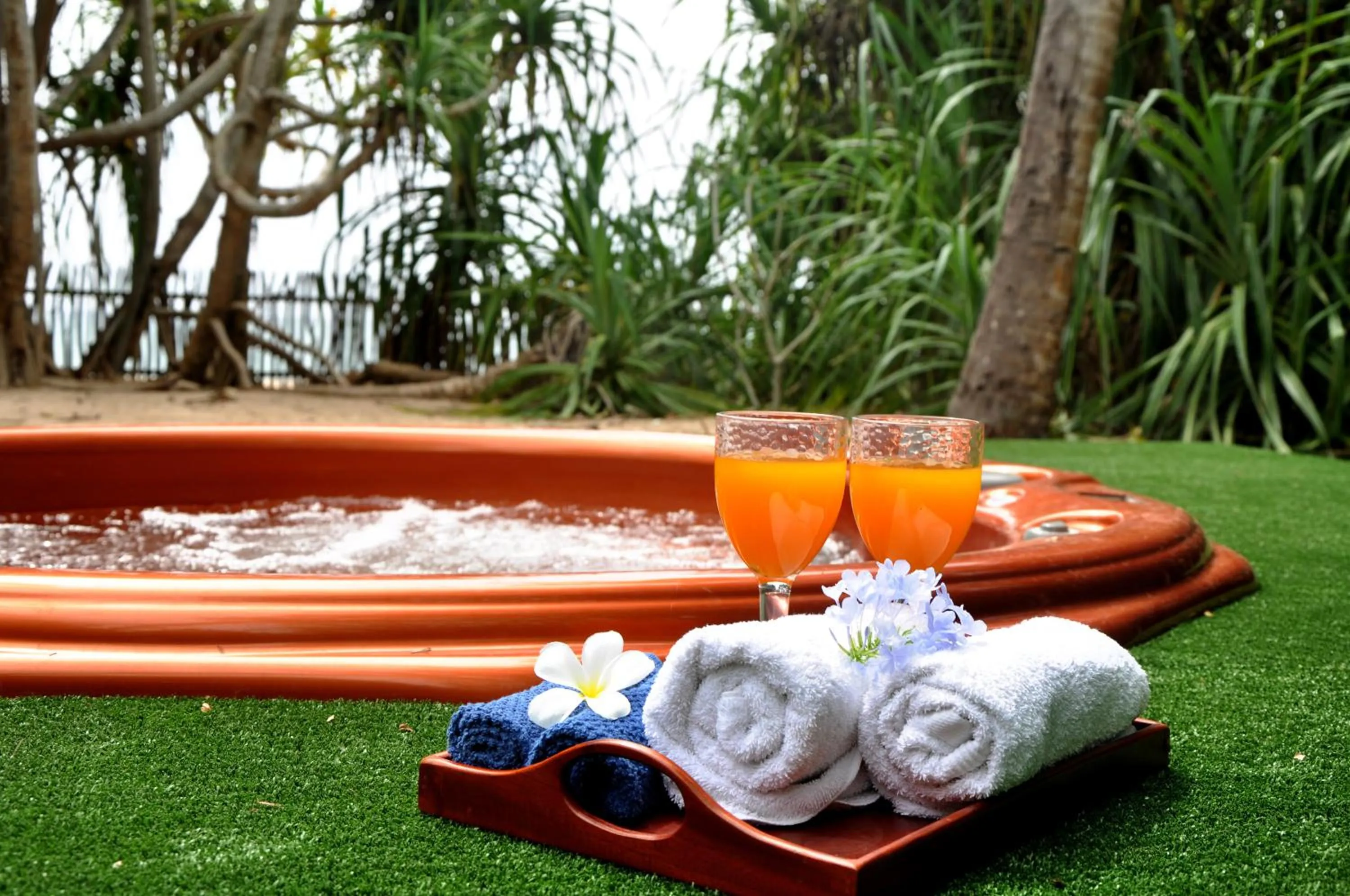 Open Air Bath in The Waves Beach Chalets