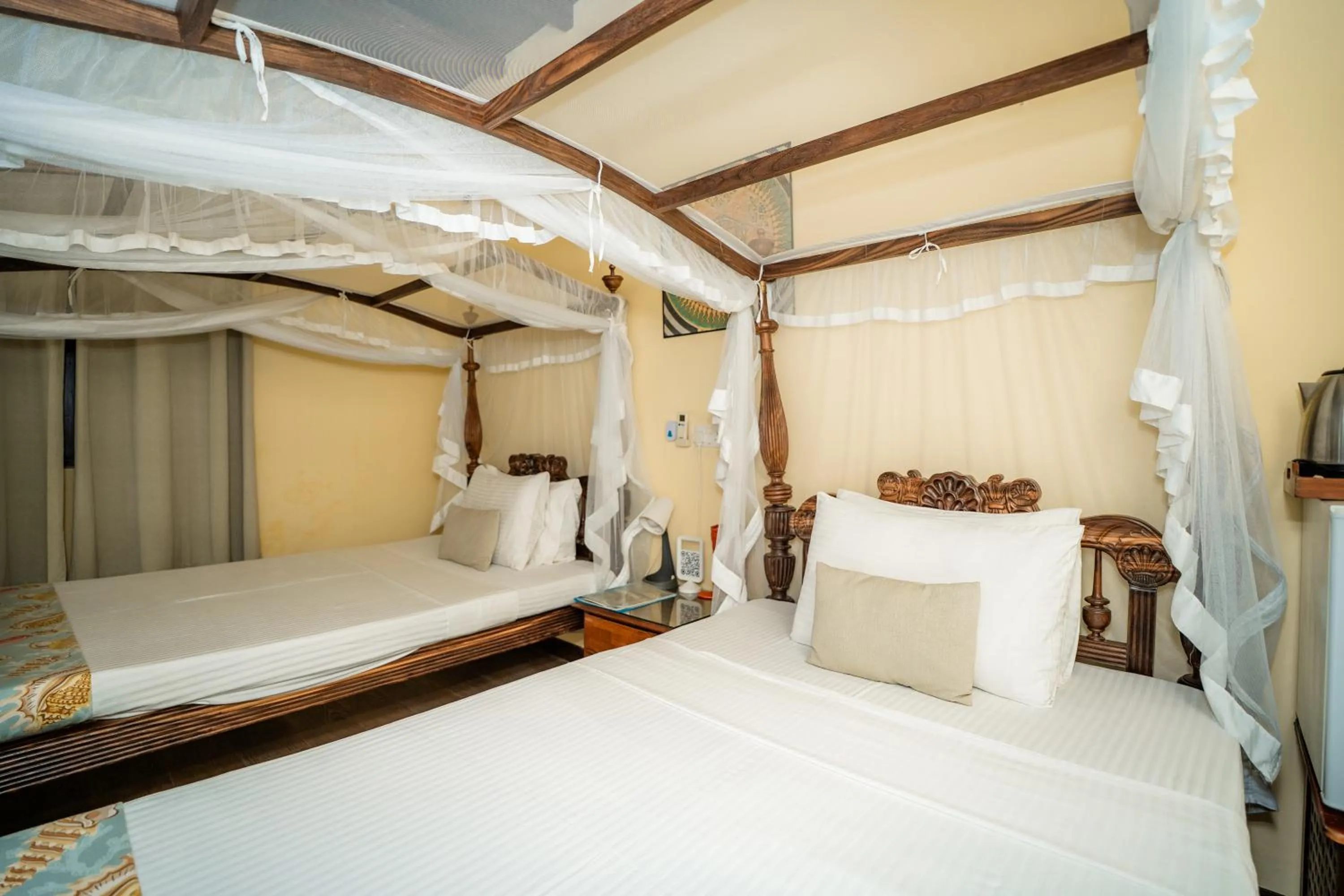 Bedroom, Bed in The Waves Beach Chalets