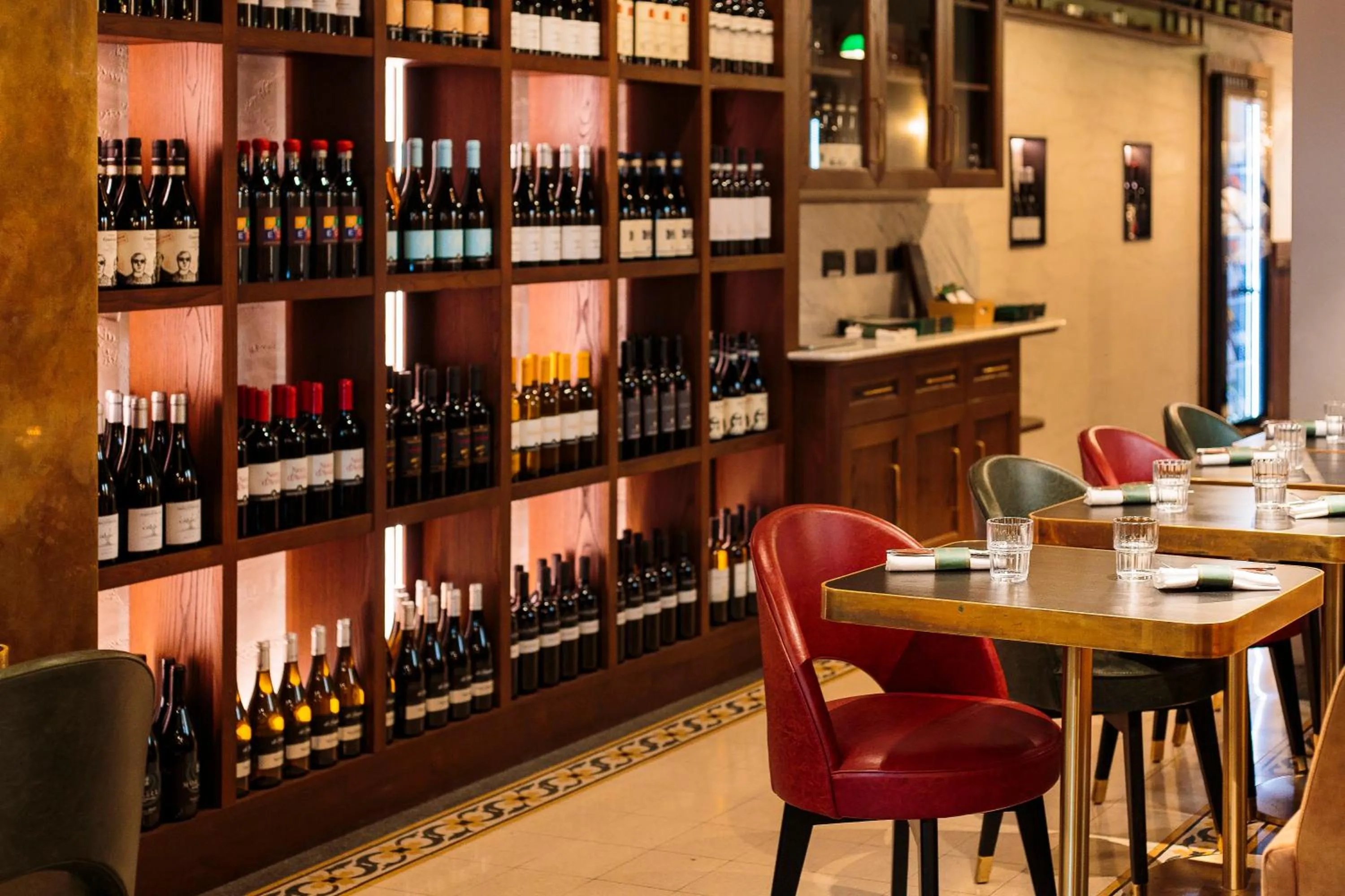 Restaurant/places to eat in Passpartout Boutique Palace