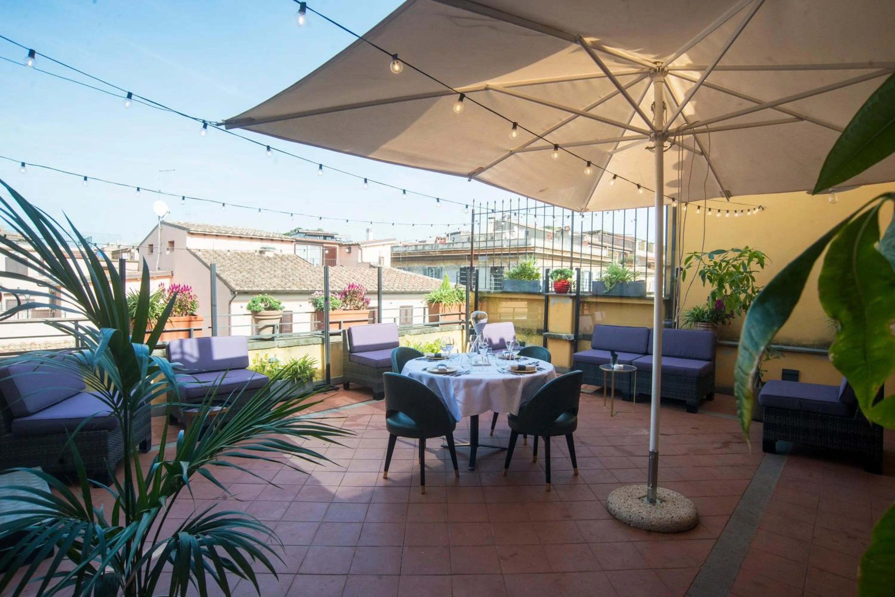 Spring in Passpartout Boutique Palace