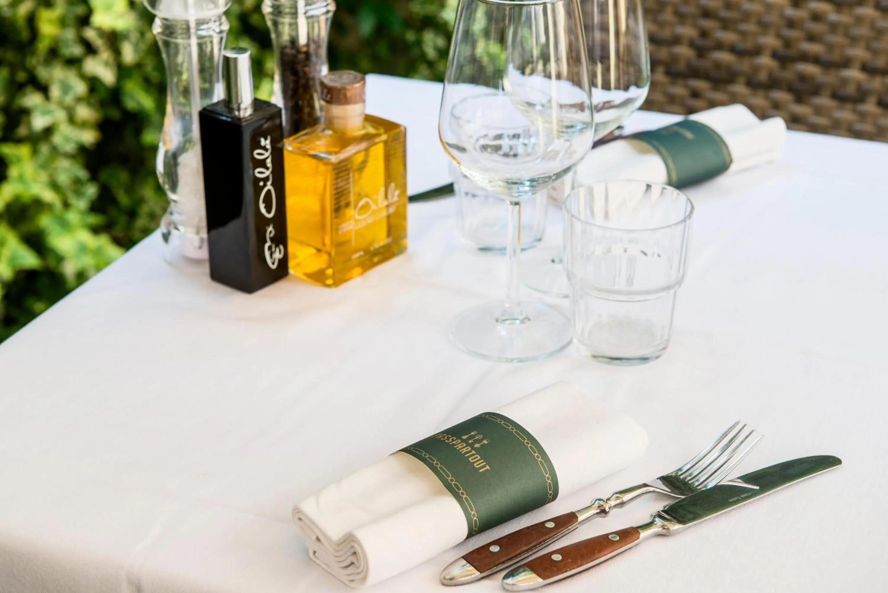 Restaurant/places to eat in Passpartout Boutique Palace