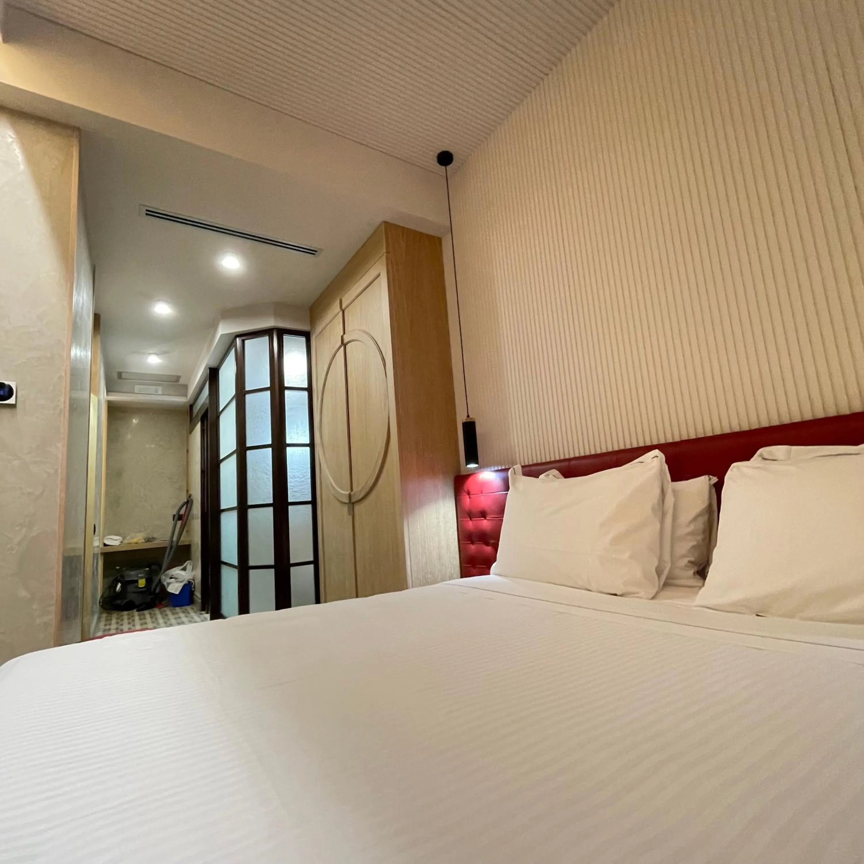 Bed in Passpartout Boutique Palace