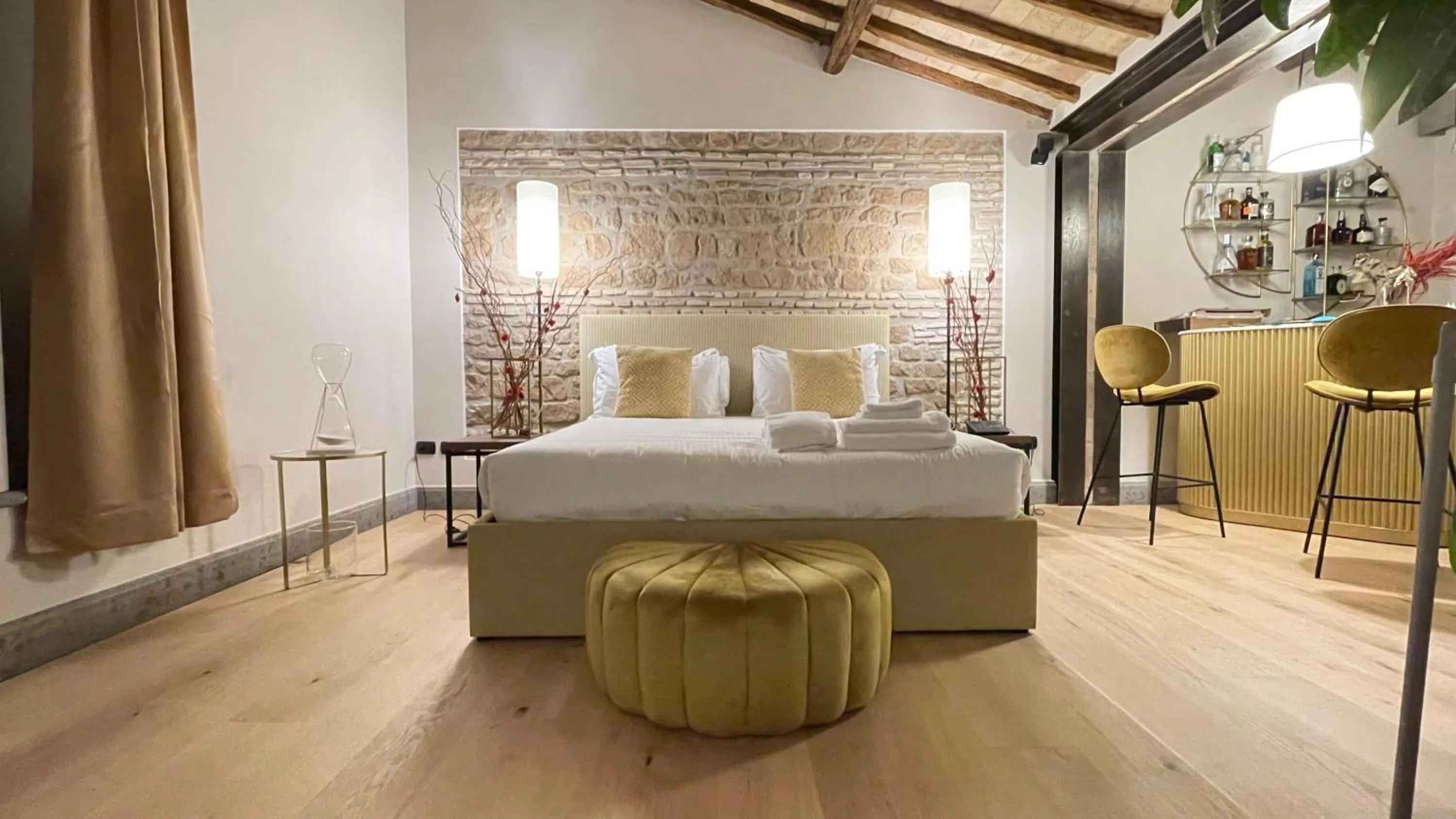 Bed in Passpartout Boutique Palace