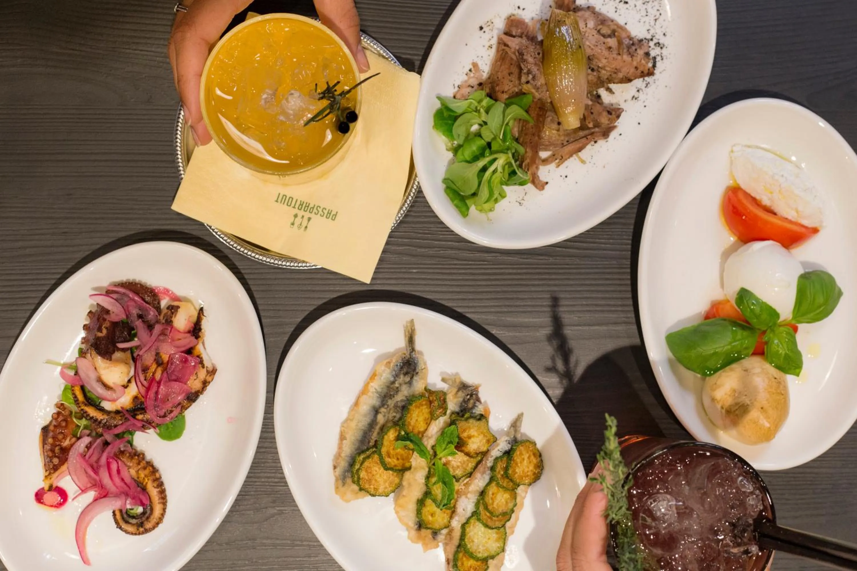 Restaurant/places to eat in Passpartout Boutique Palace