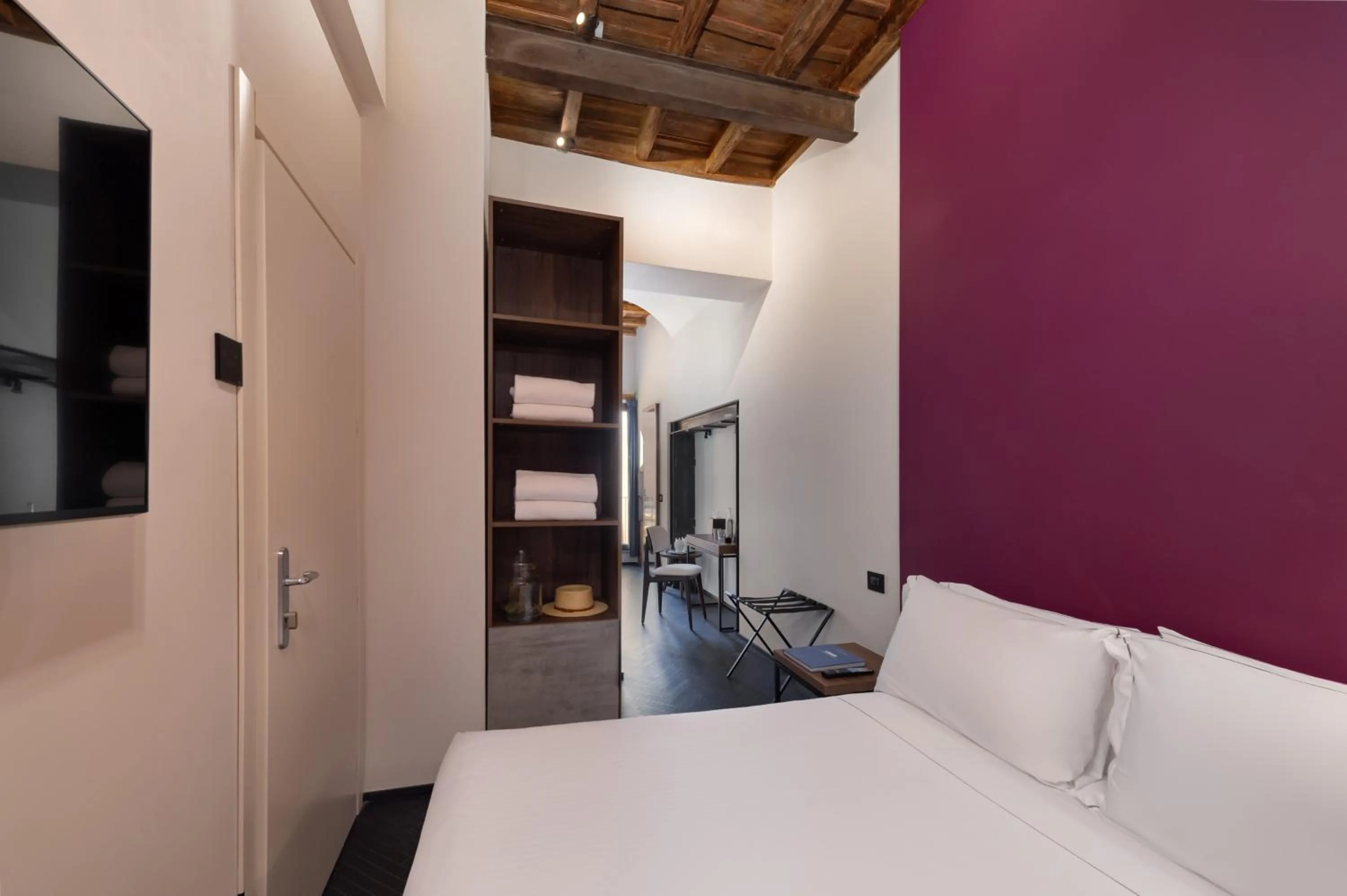 Bed in Passpartout Boutique Palace