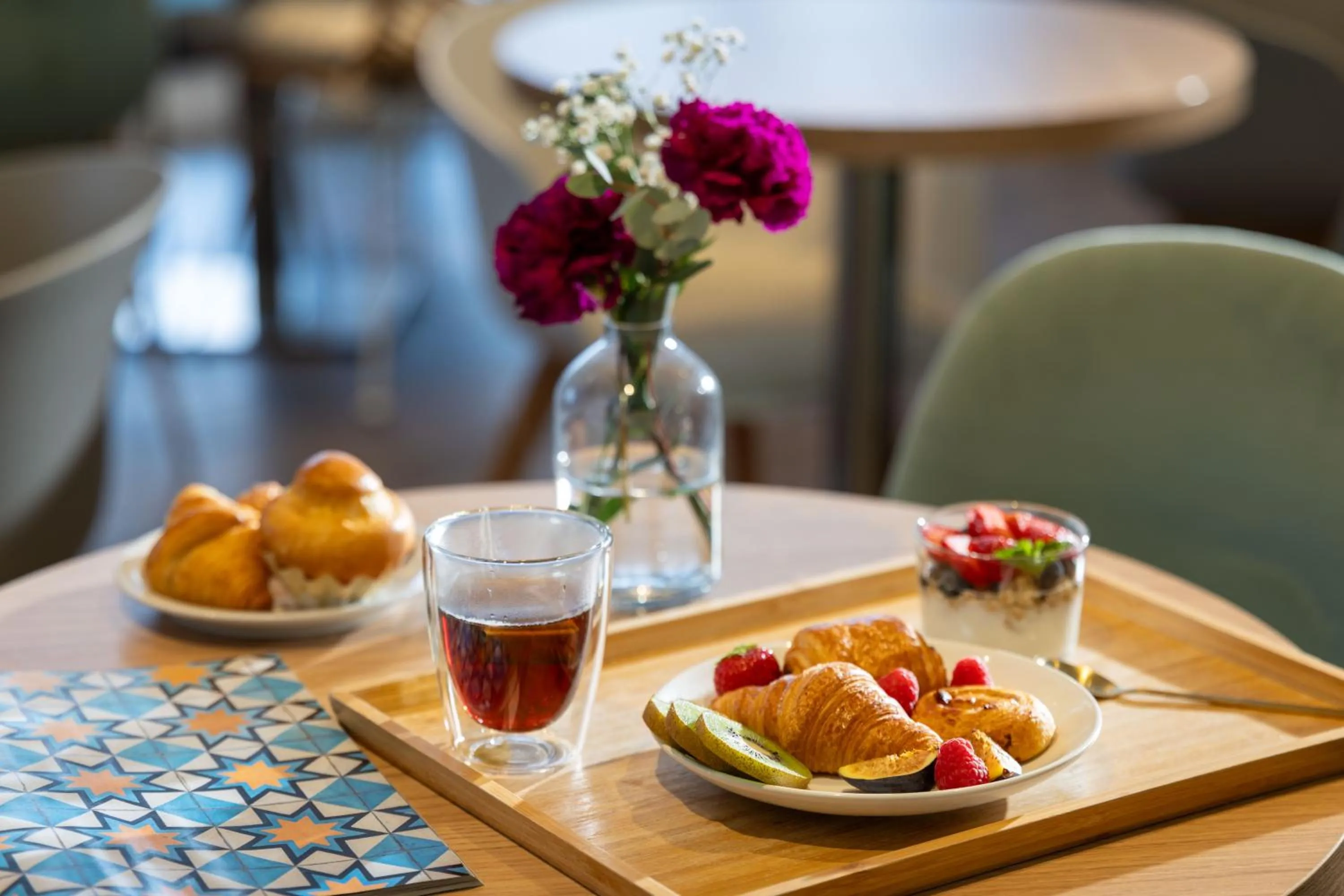 Continental breakfast in Hotel Paris Louis Blanc