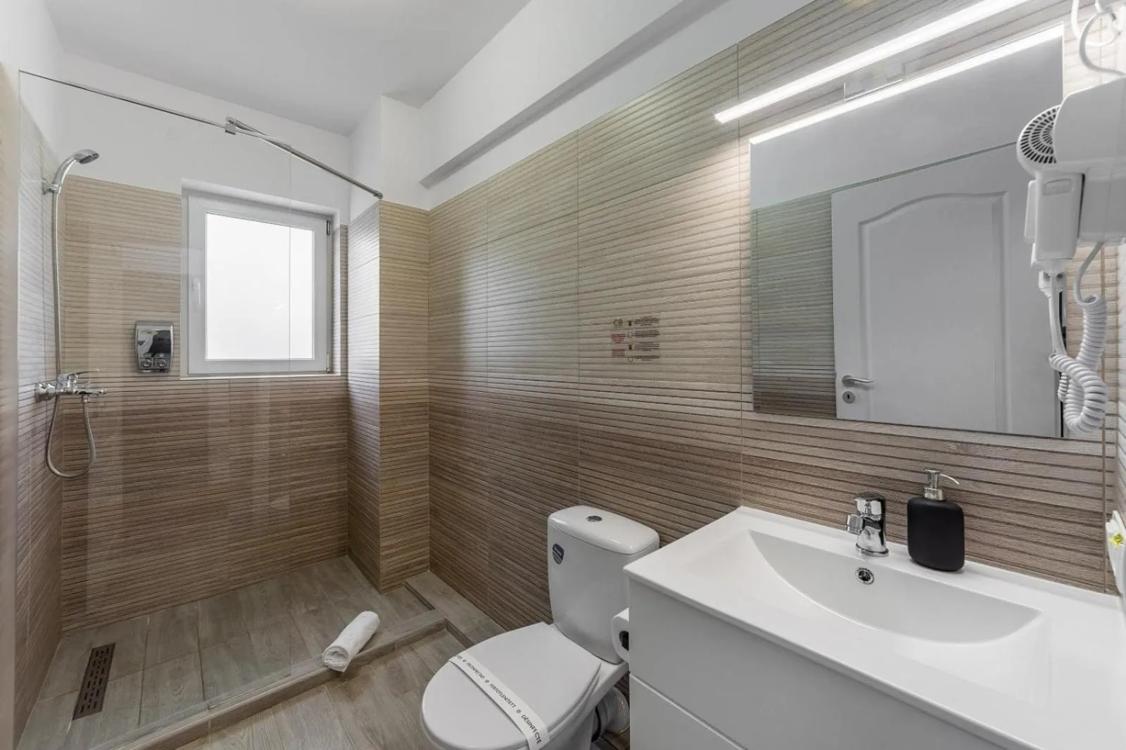 Bathroom in Otopeni Suites by CityBookings