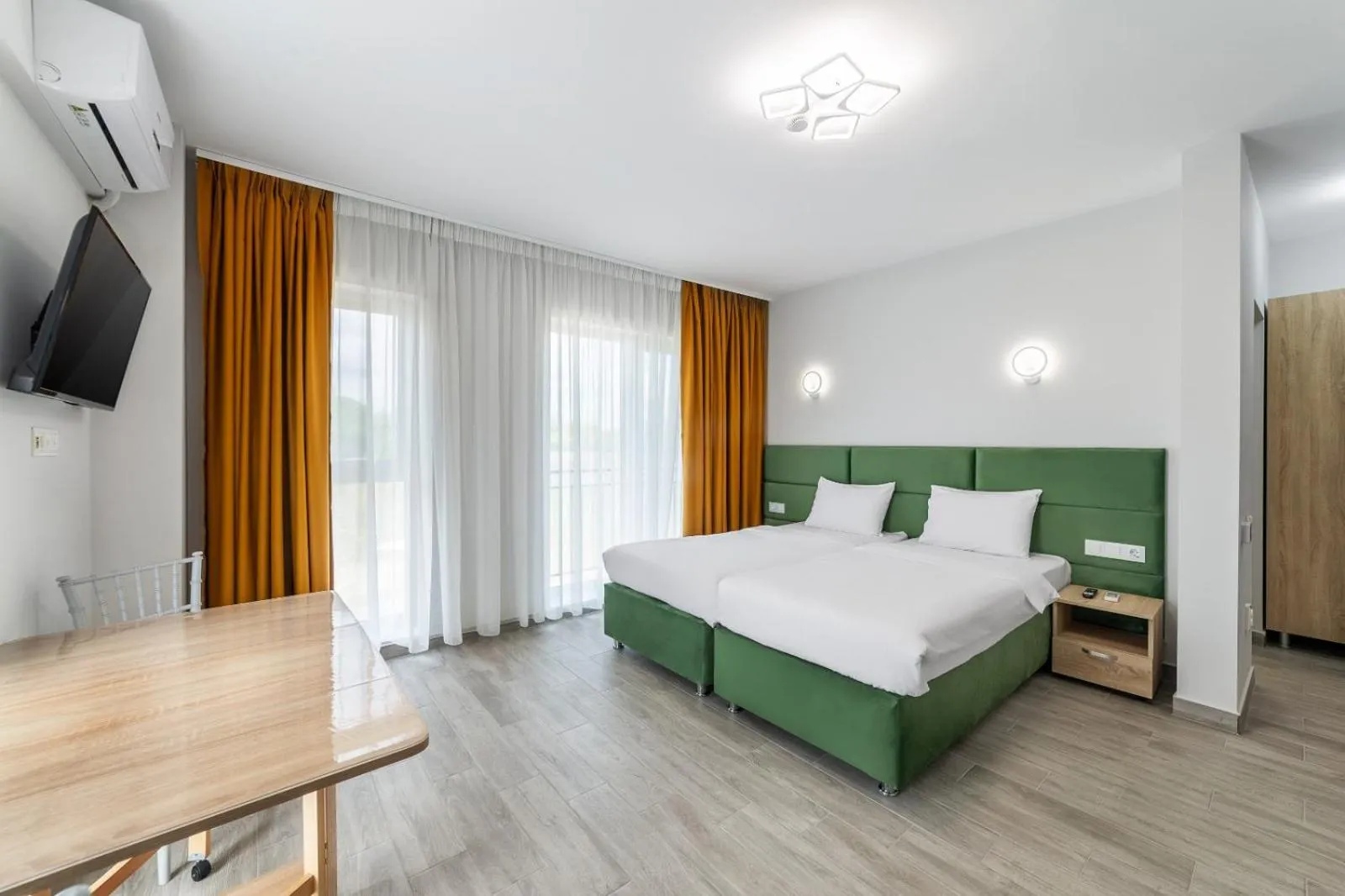 Photo of the whole room, Bed in Otopeni Suites by CityBookings