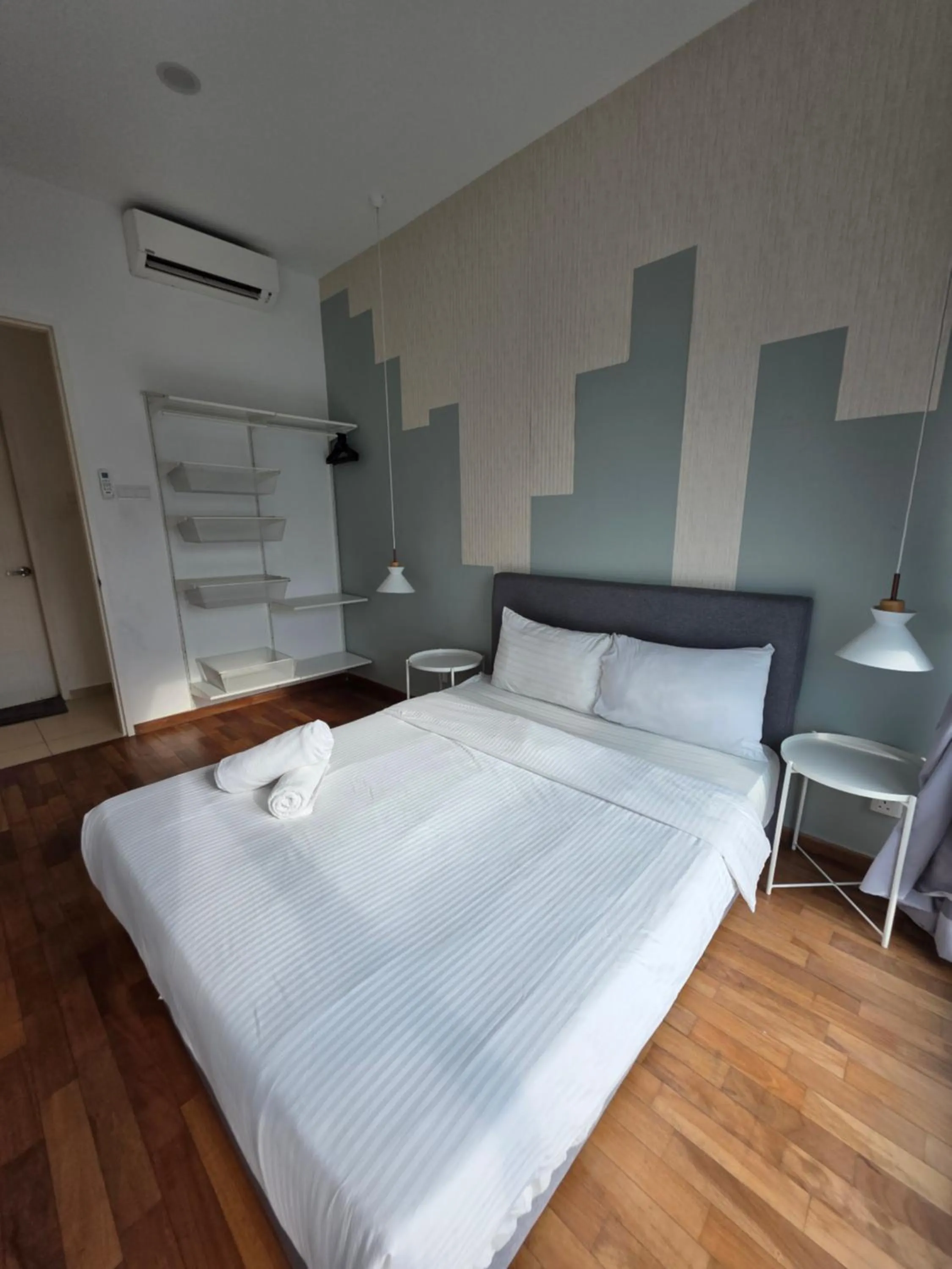 Bed in Reizz Residence by Perkasa