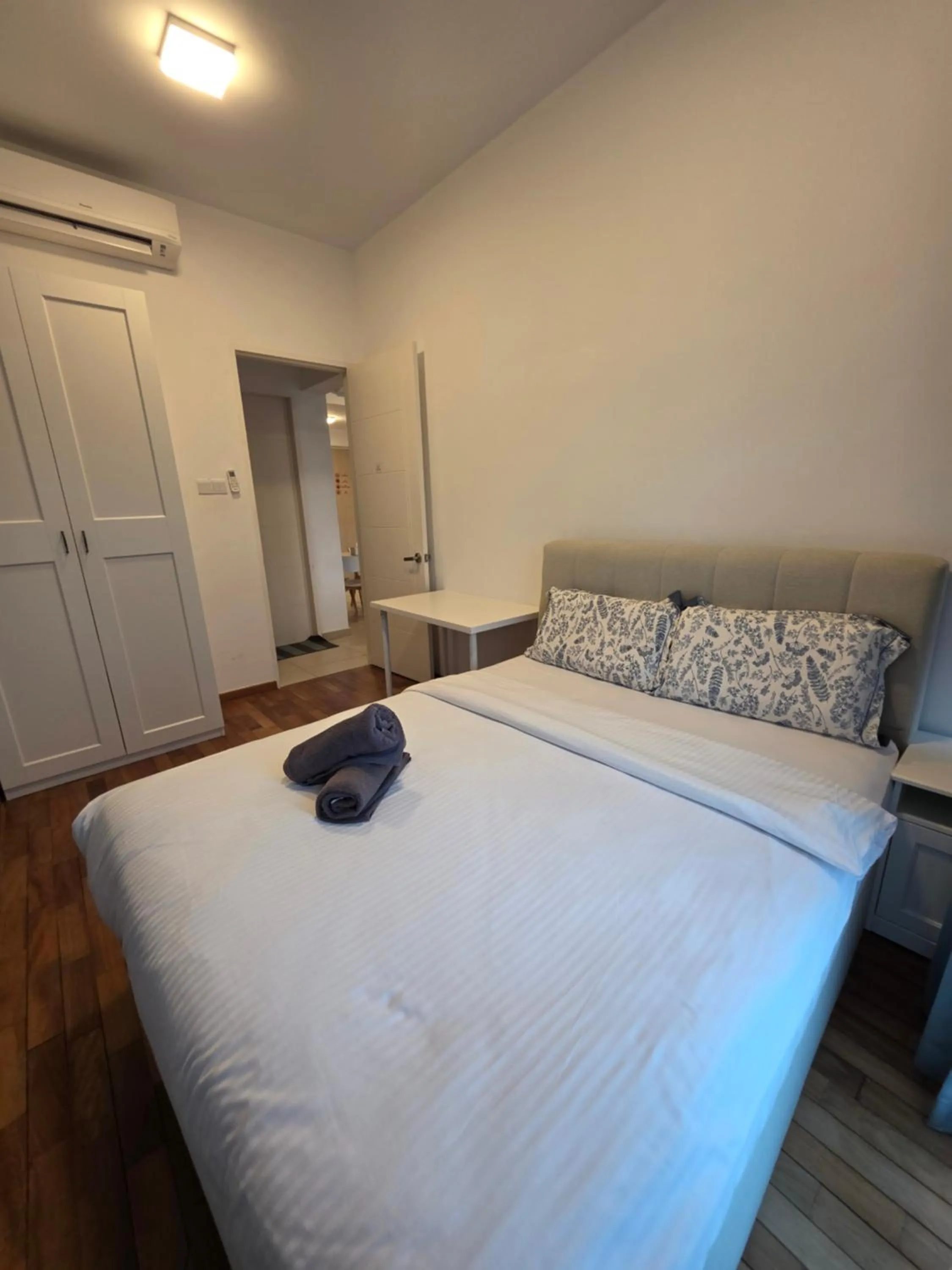 Bed in Reizz Residence by Perkasa