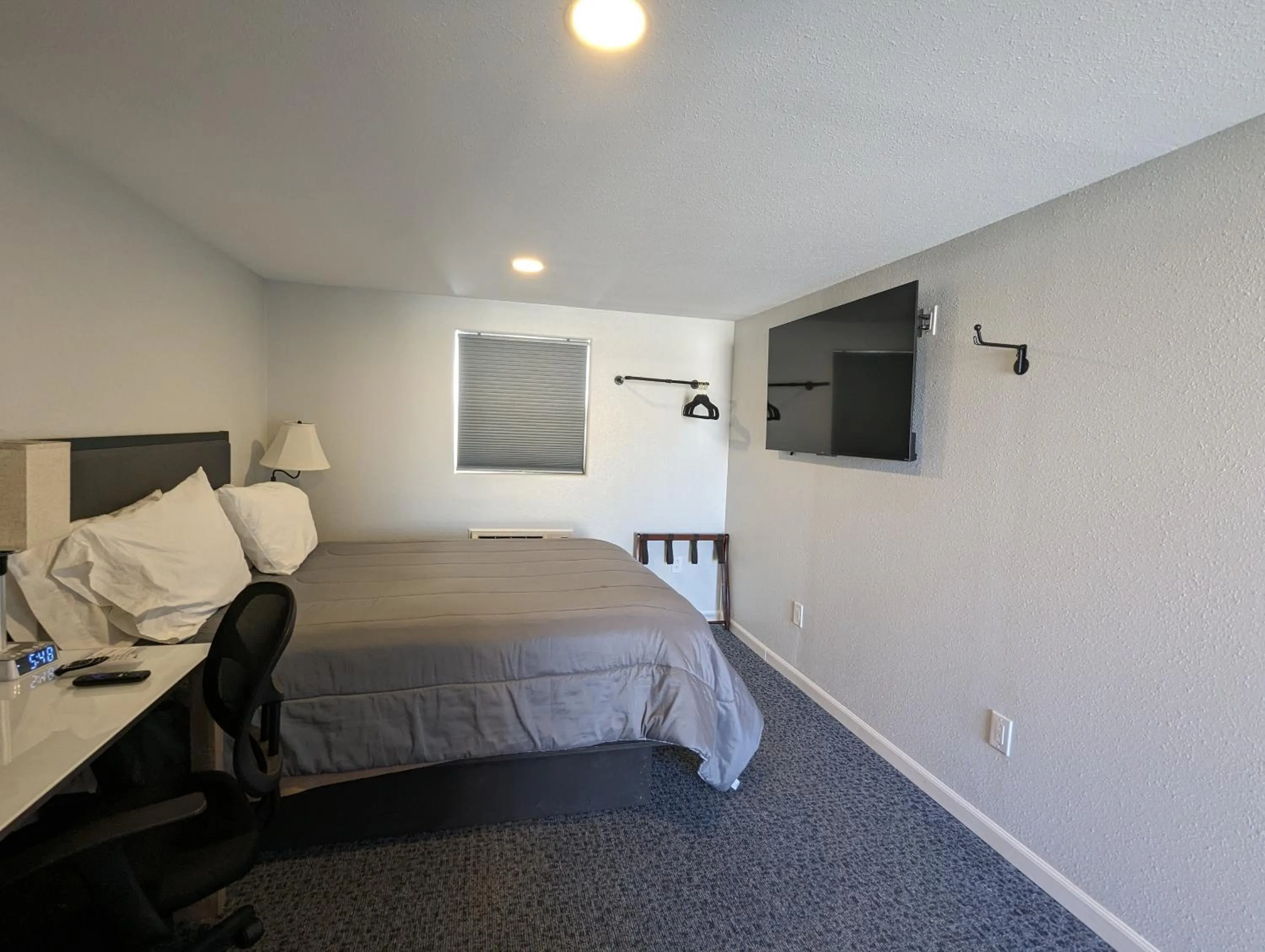 Bed in Snowy Mountain Inn