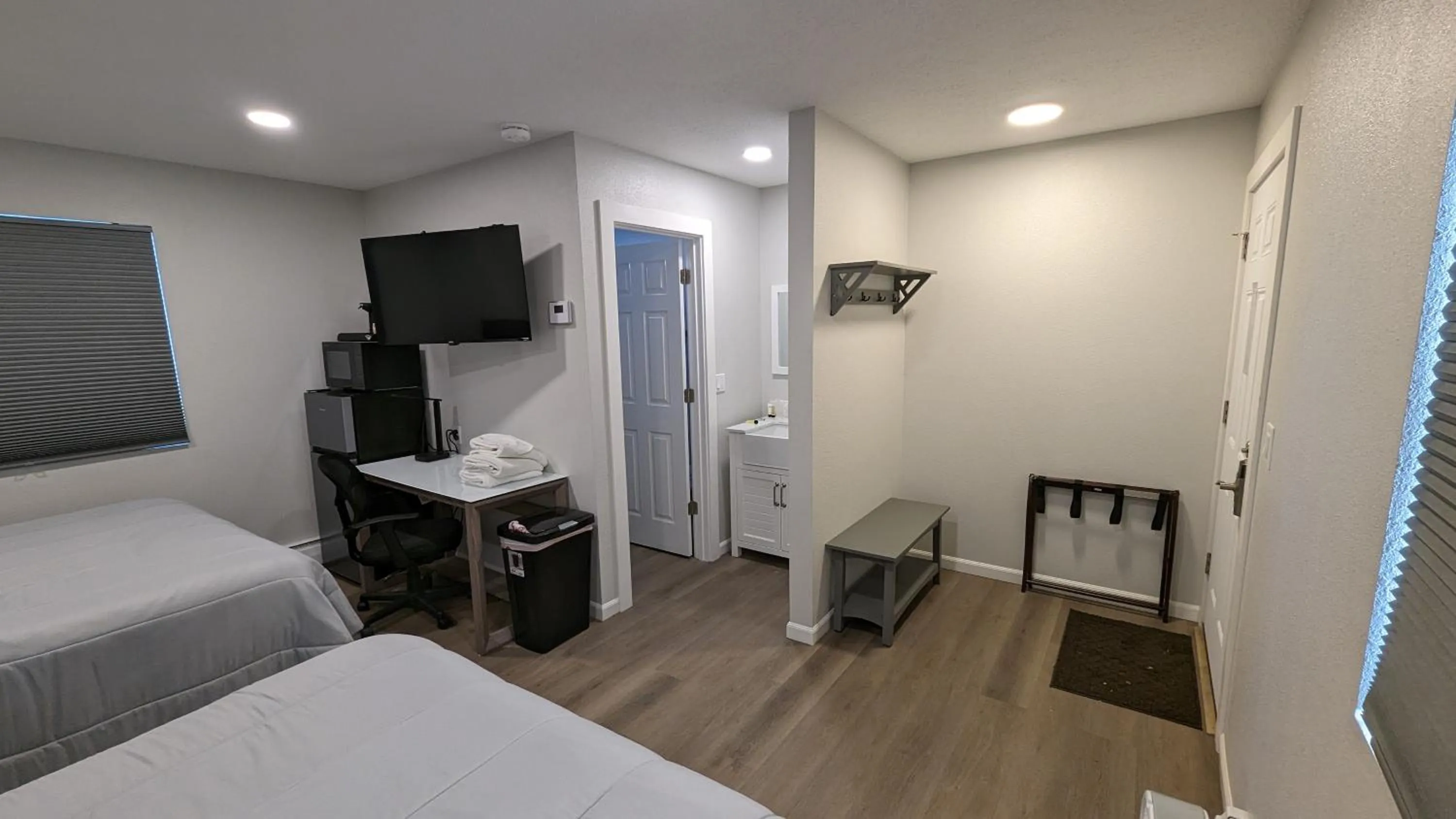 Bed in Snowy Mountain Inn