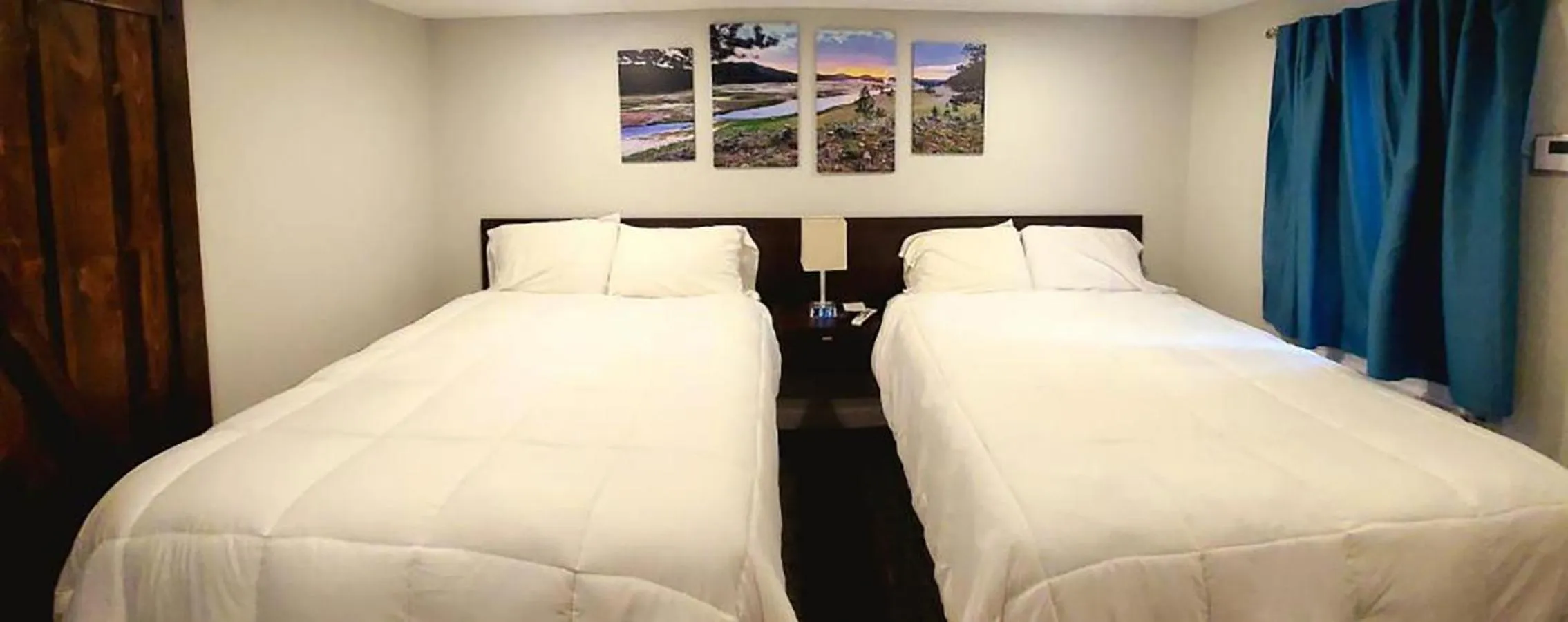 Bed in Snowy Mountain Inn