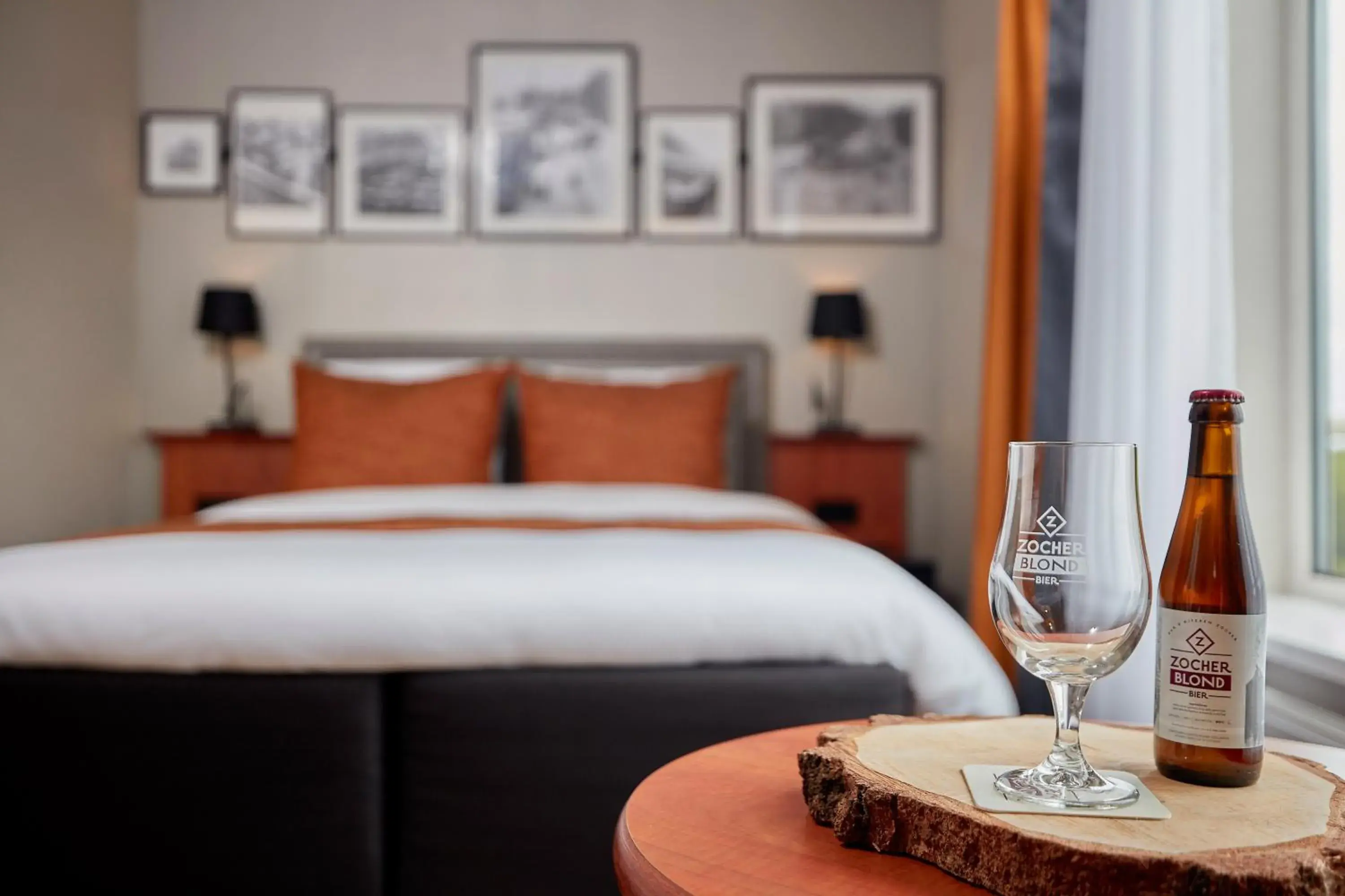 Deluxe Double or Twin Room with View in Carlton Square Hotel Deluxe Double or Twin Room with View in Carlton Square Hotel