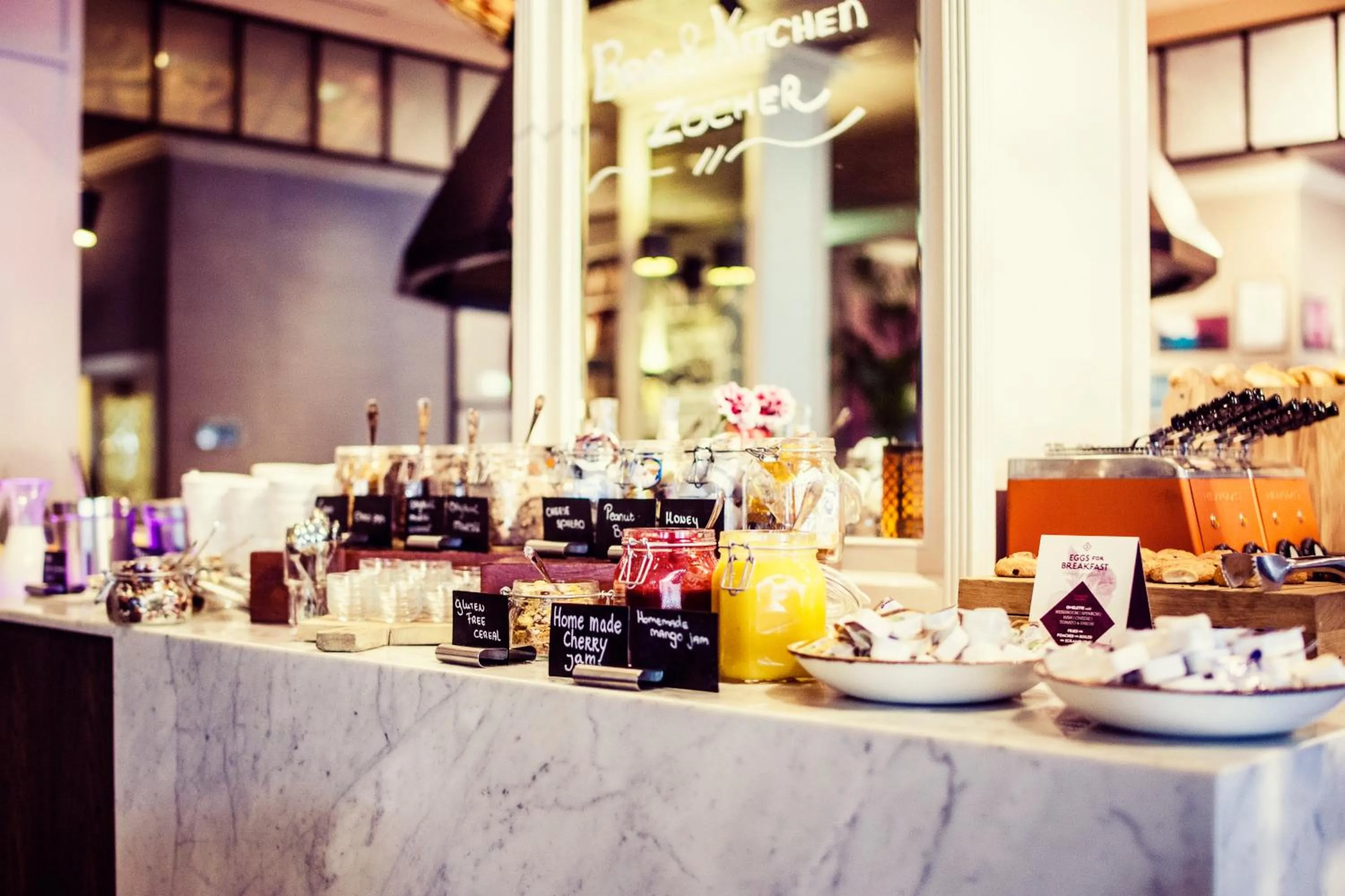 Breakfast in Carlton Square Hotel