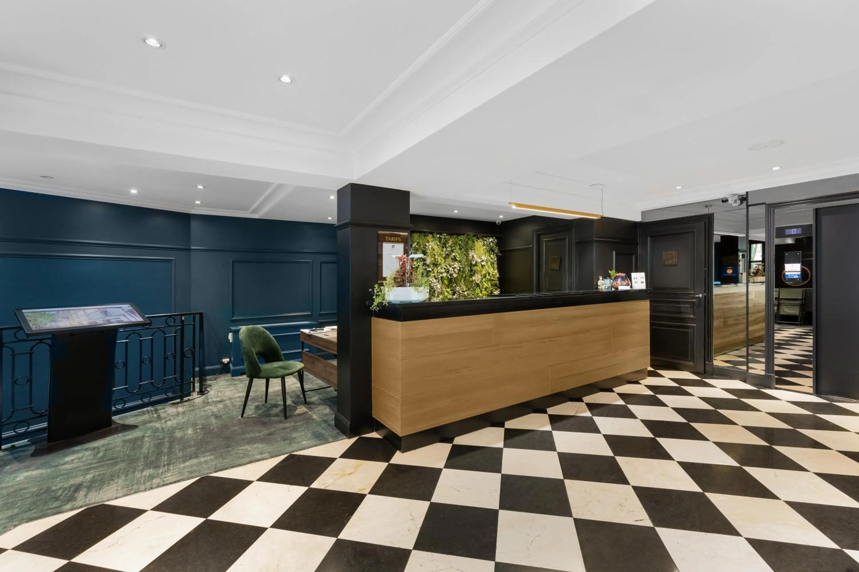 Lobby or reception in Hôtel le Royal Rive Gauche