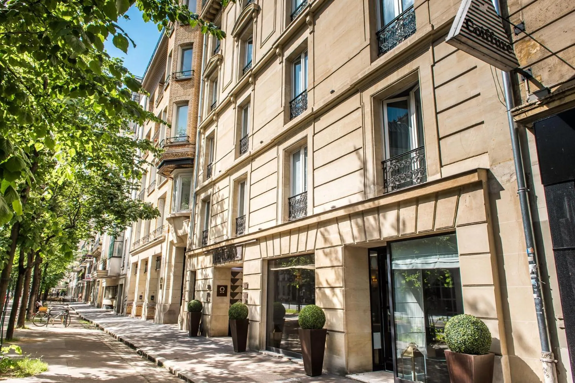 Property building in Hôtel le Royal Rive Gauche