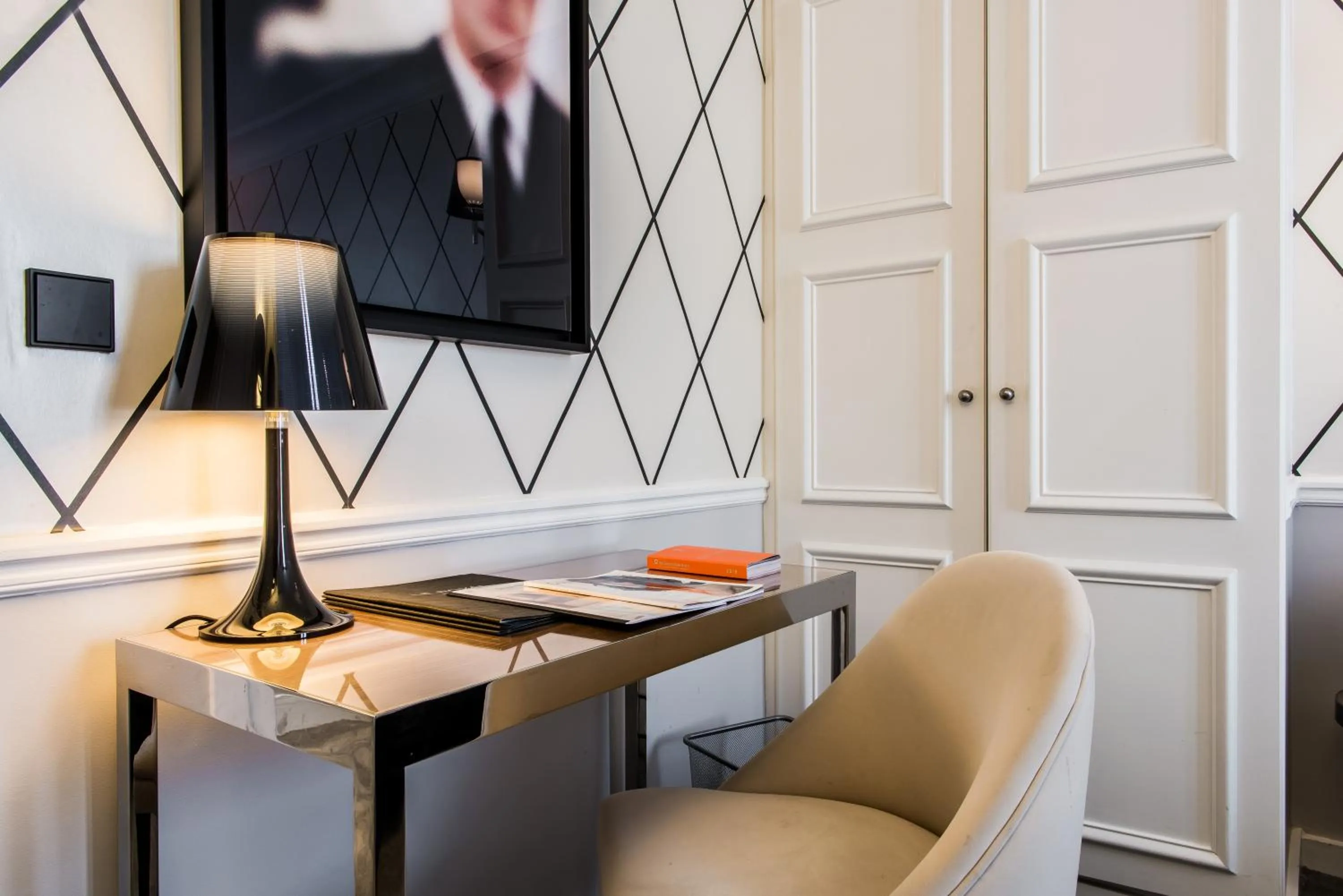 Decorative detail in Hôtel le Royal Rive Gauche