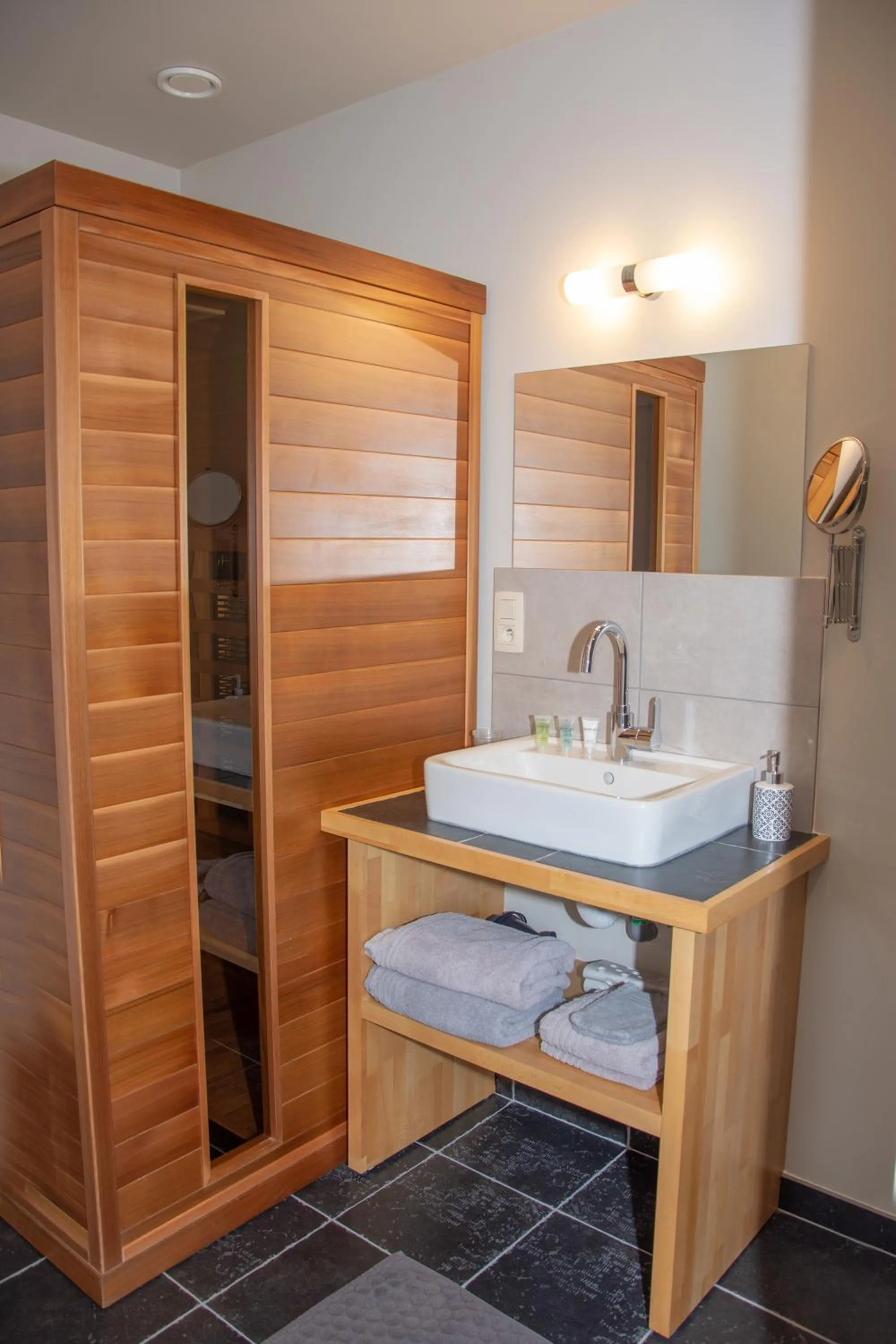 Bathroom in B&B De Oude Winning