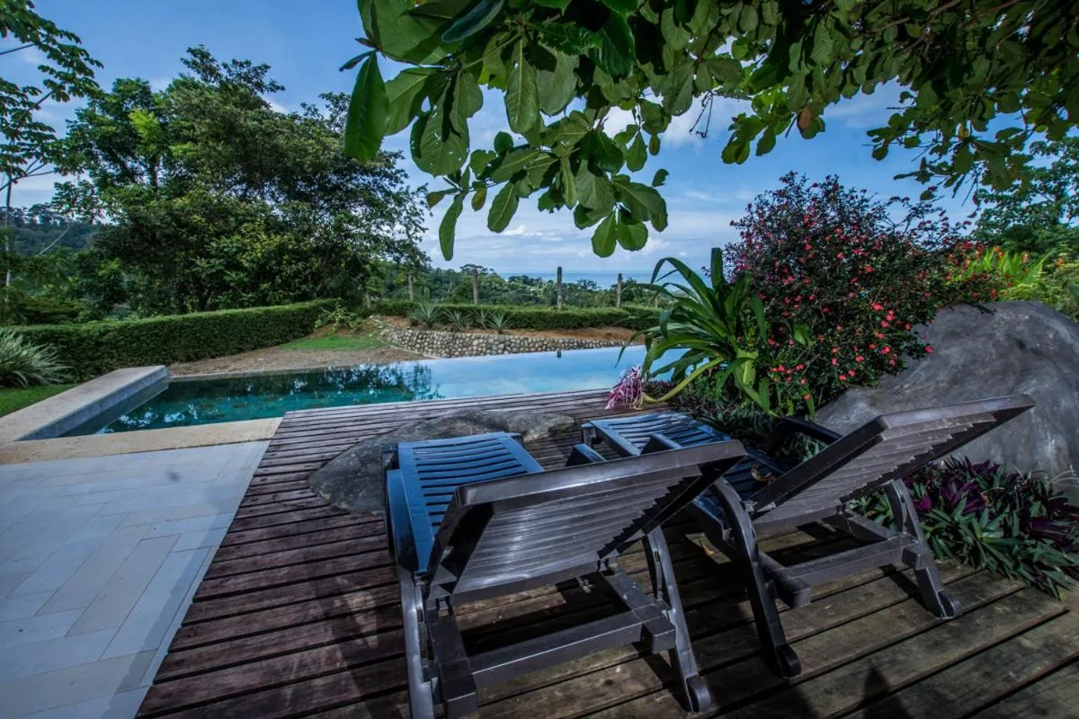 Swimming pool in Eden Tica Lodge
