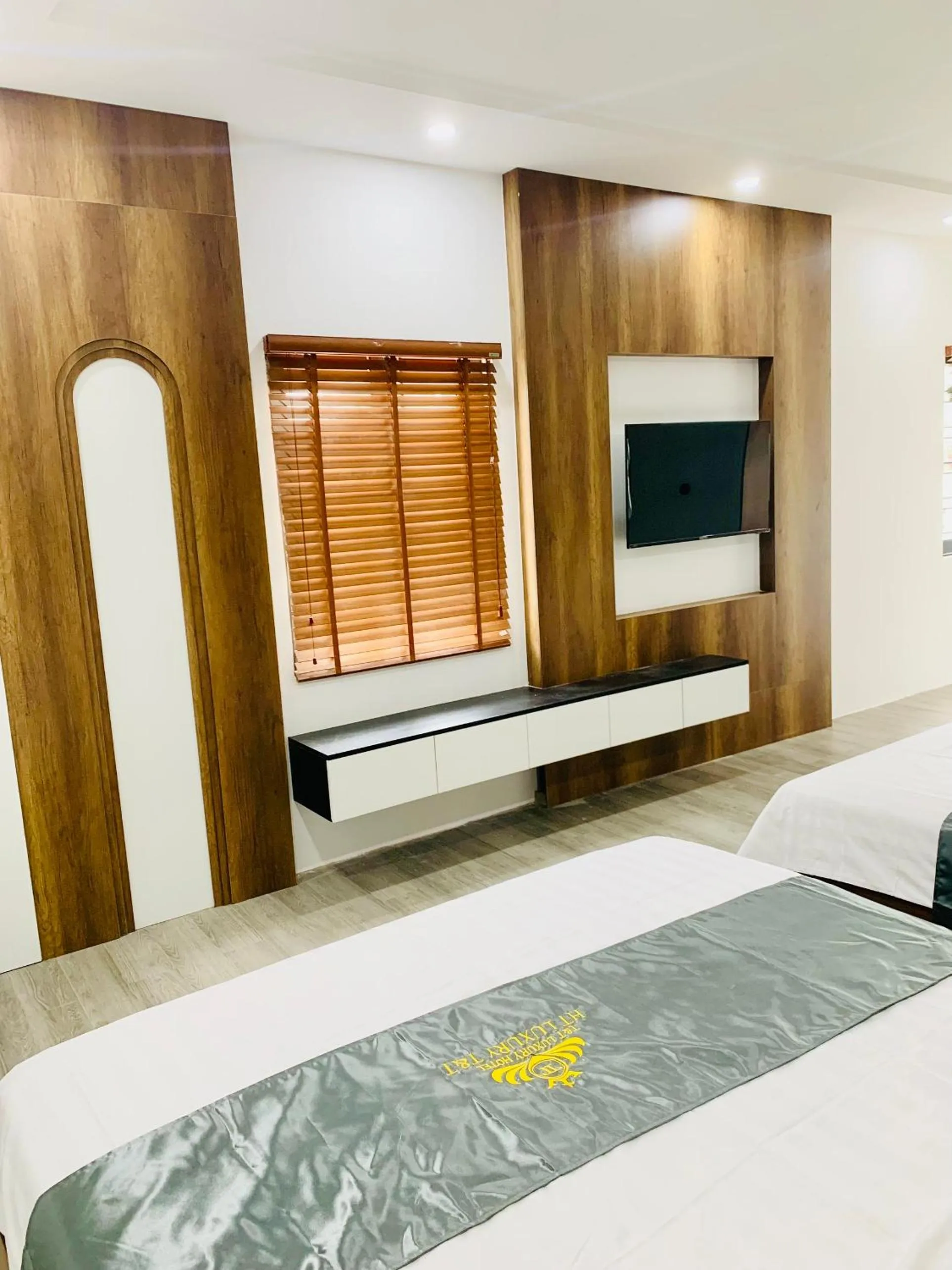 Bed in T&T Luxury Hotel