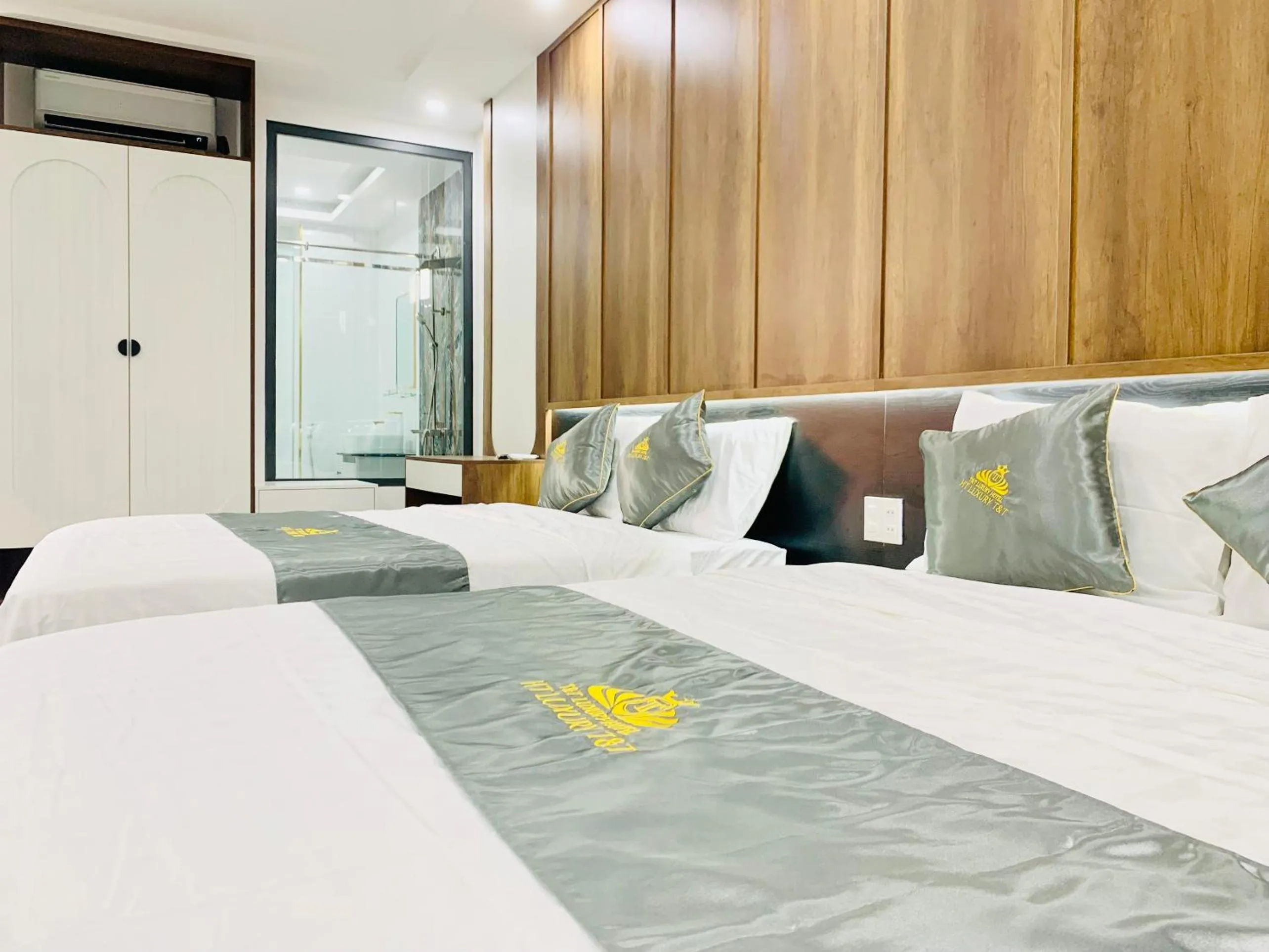 Bed in T&T Luxury Hotel