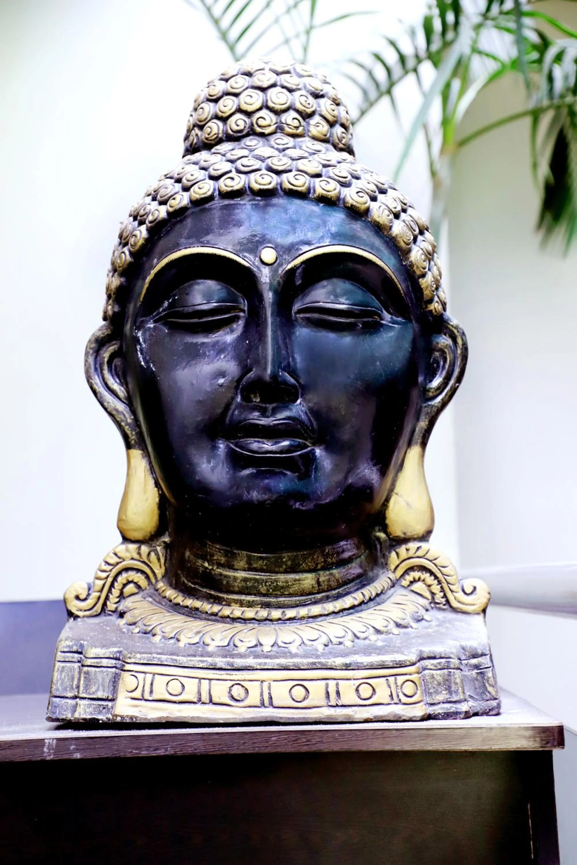 Decorative detail in Posh Suites - Golf Course Road