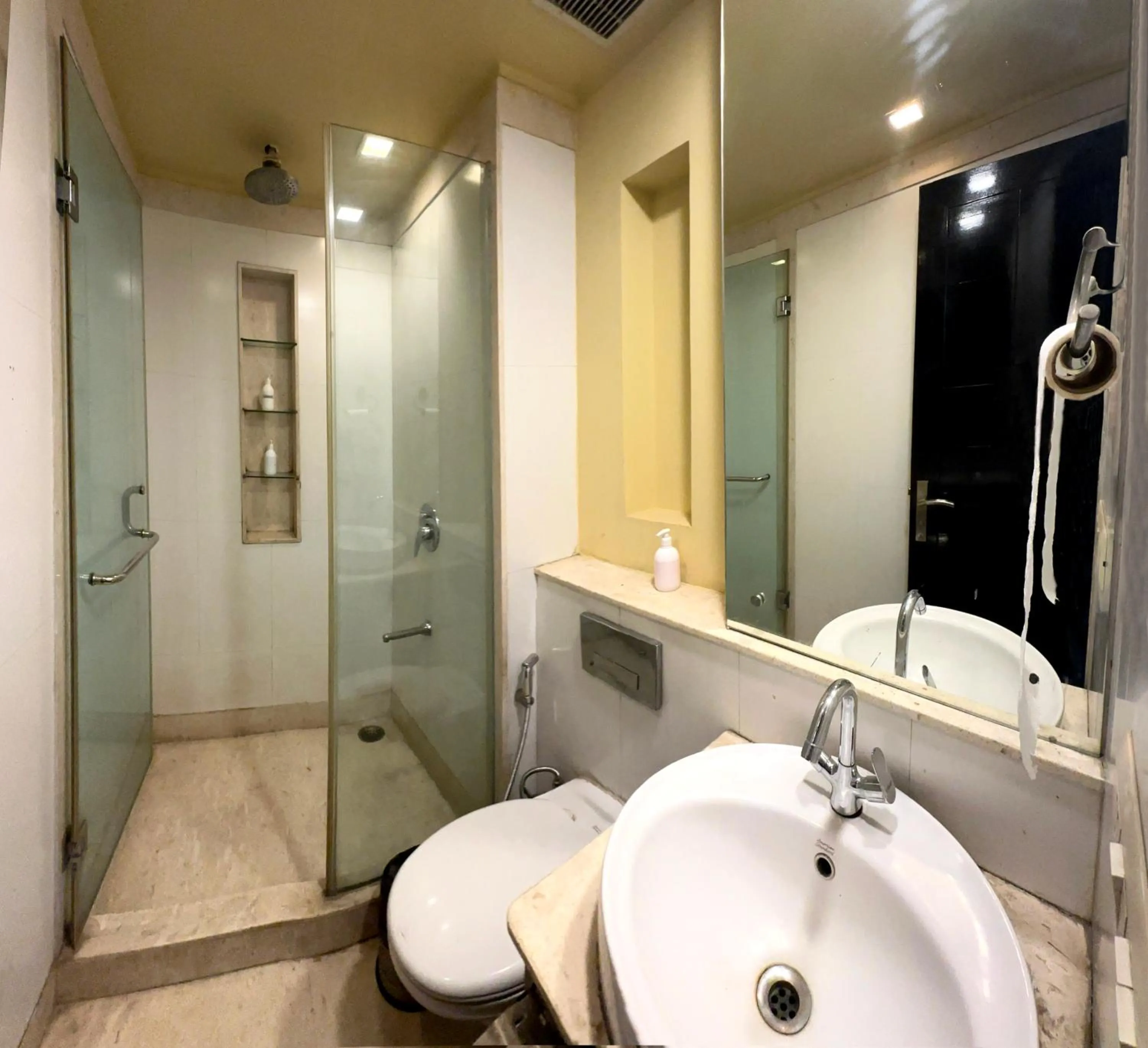 Bathroom in Posh Suites - Golf Course Road