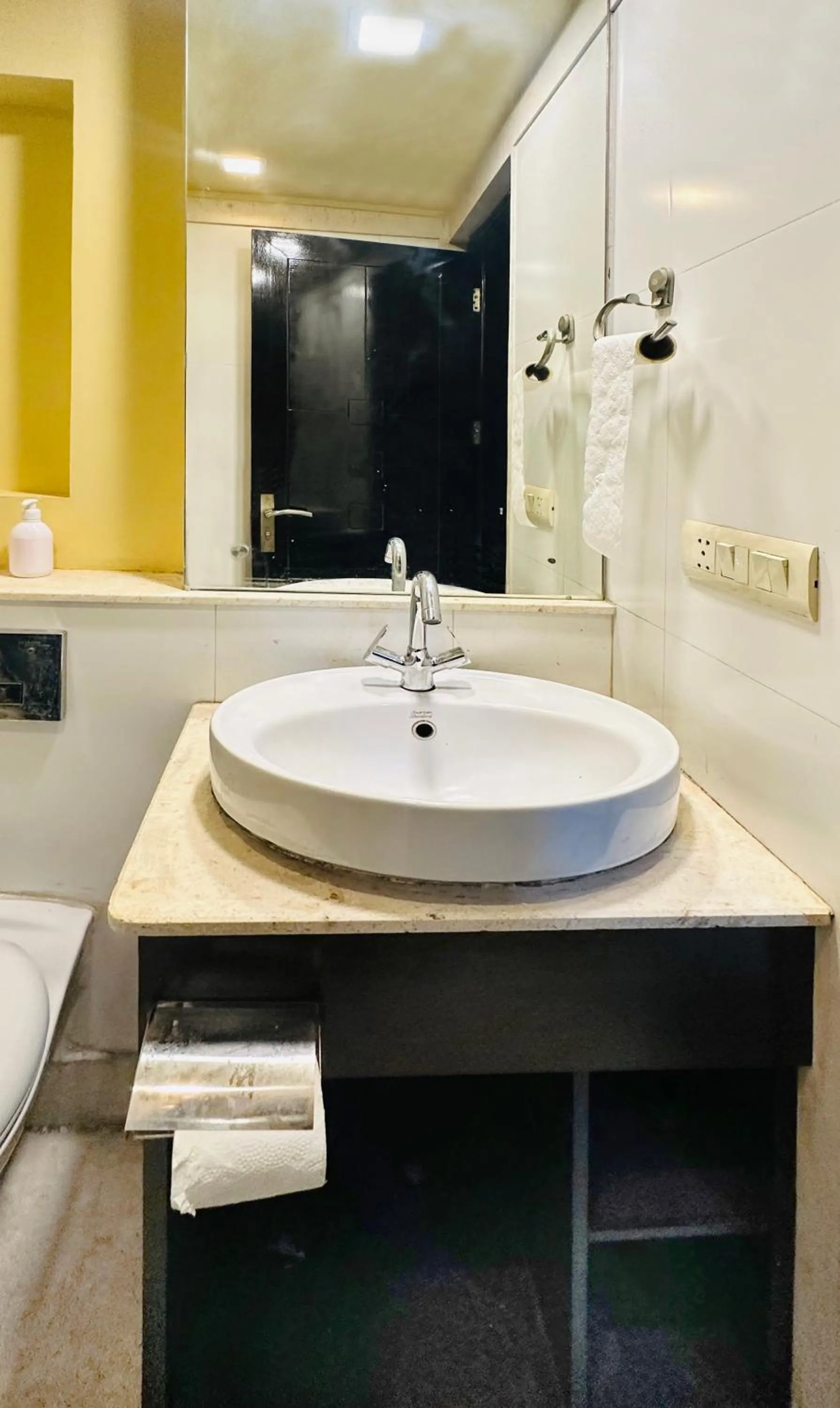 Bathroom in Posh Suites - Golf Course Road