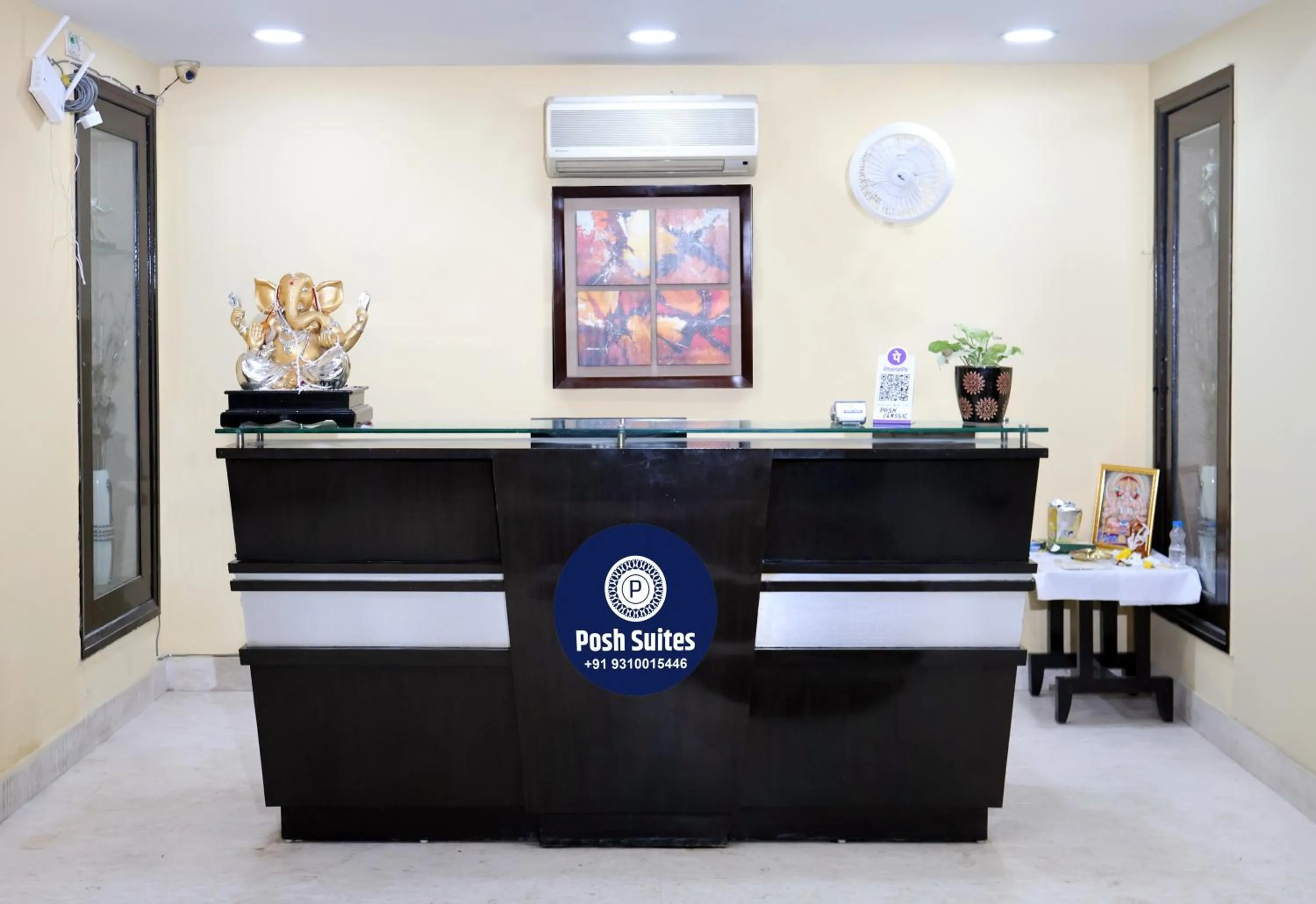 Lobby or reception in Posh Suites - Golf Course Road