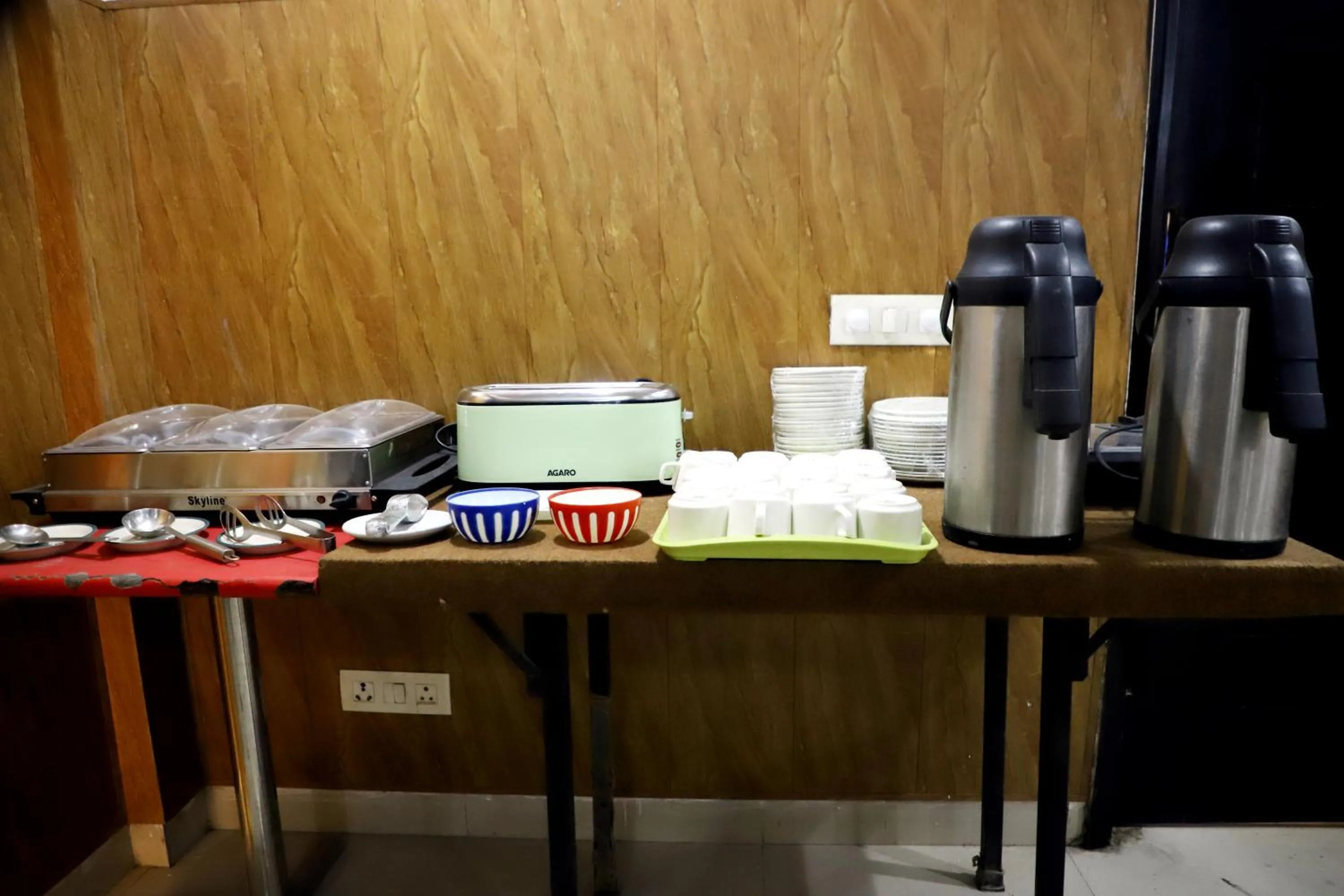 Breakfast in Posh Suites - Golf Course Road