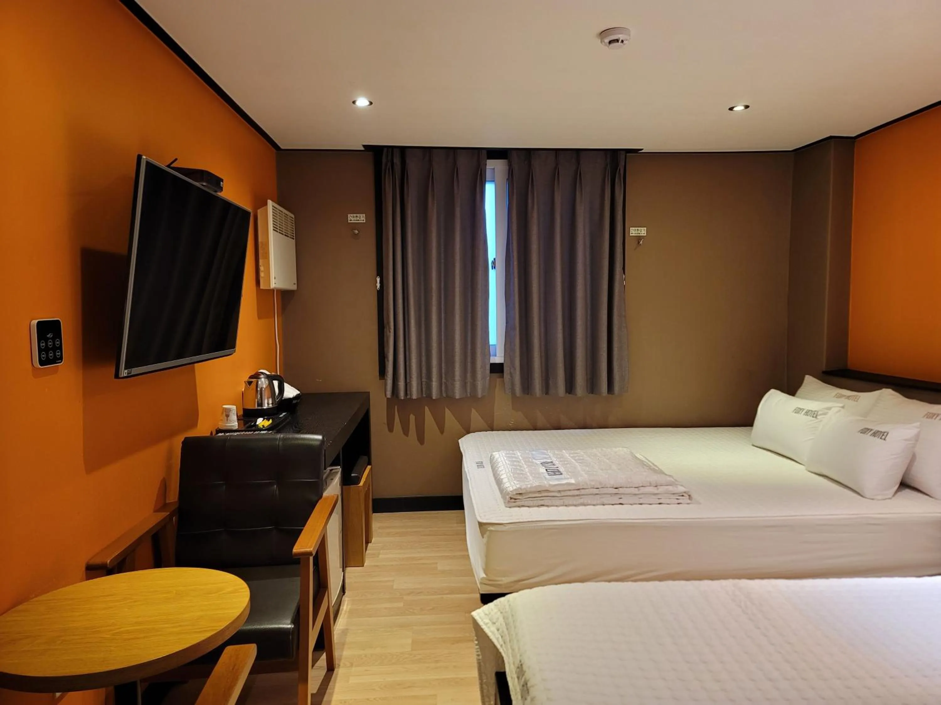 Photo of the whole room, Bed in Foxy Hotel