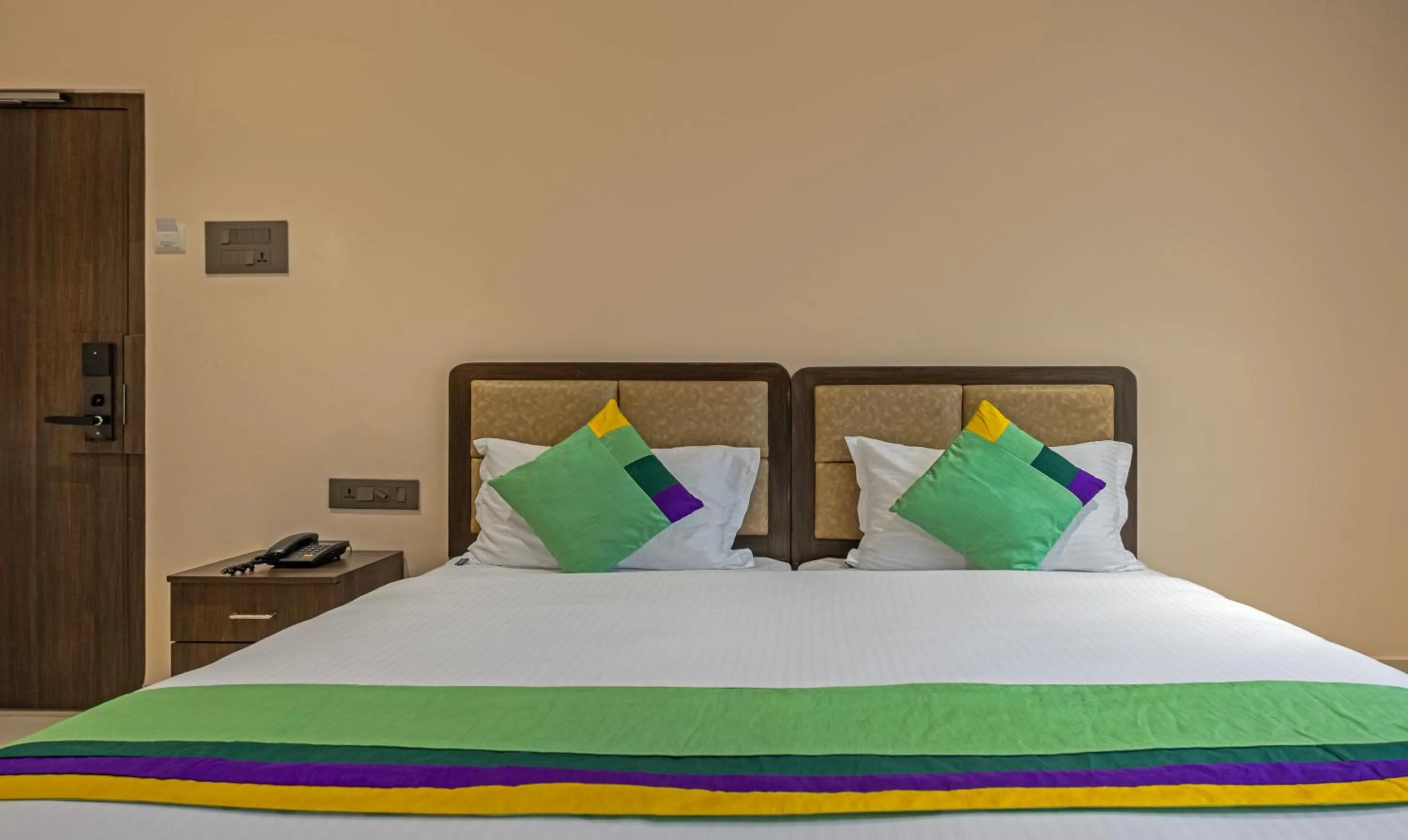 Bed in Treebo Su Casa Grand