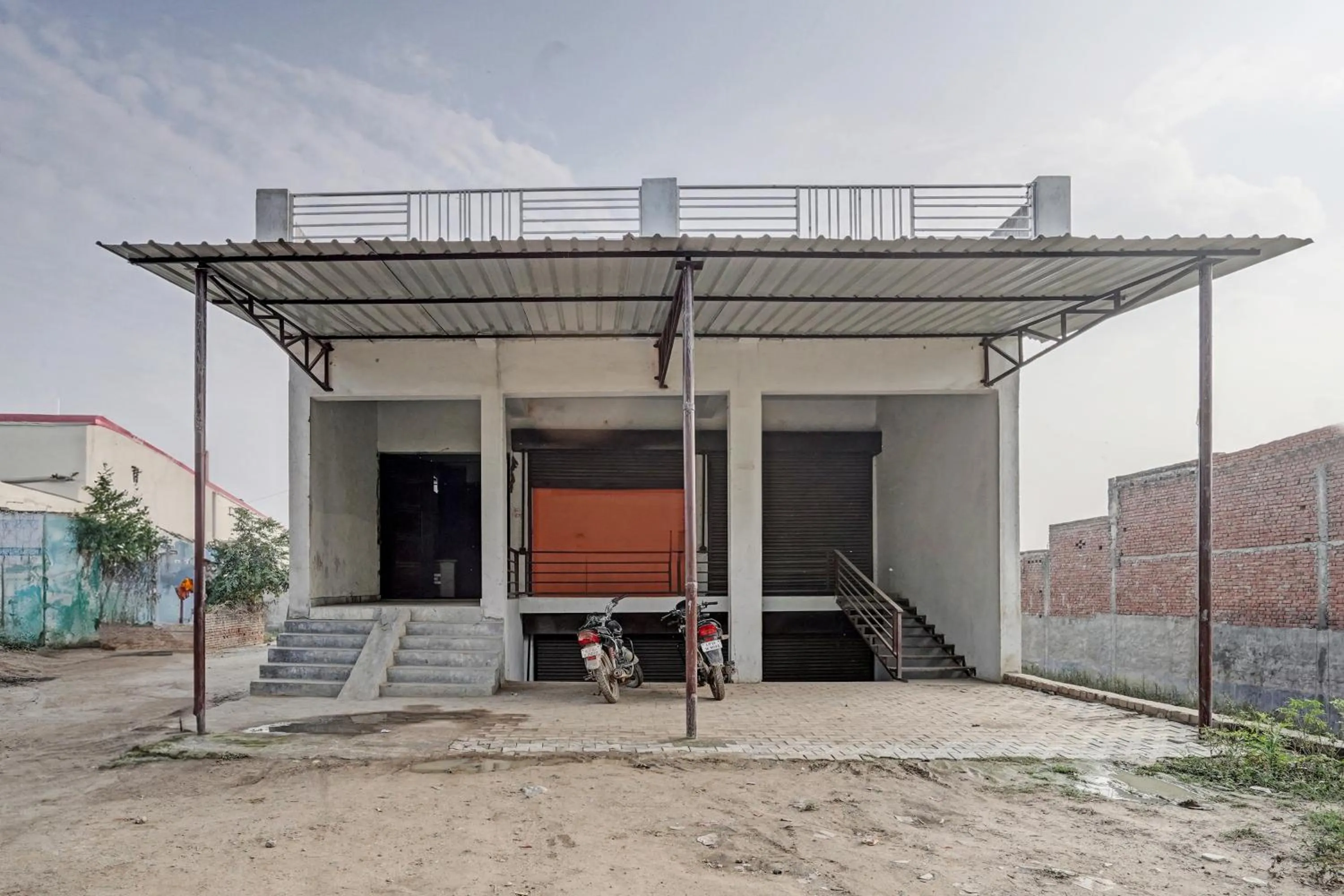 Facade/entrance in Hotel O by OYO Rudhra