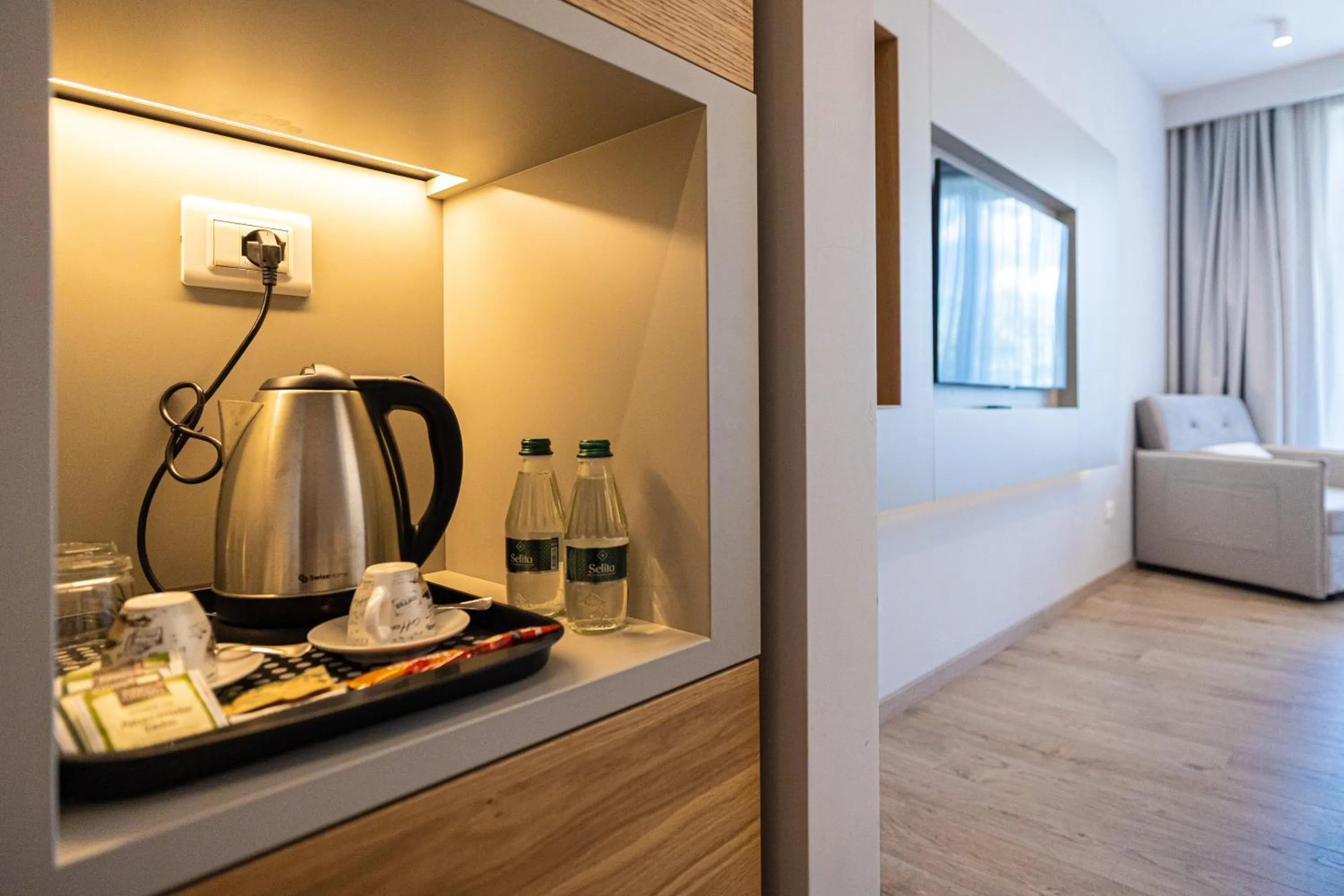 minibar in Navy Hotel