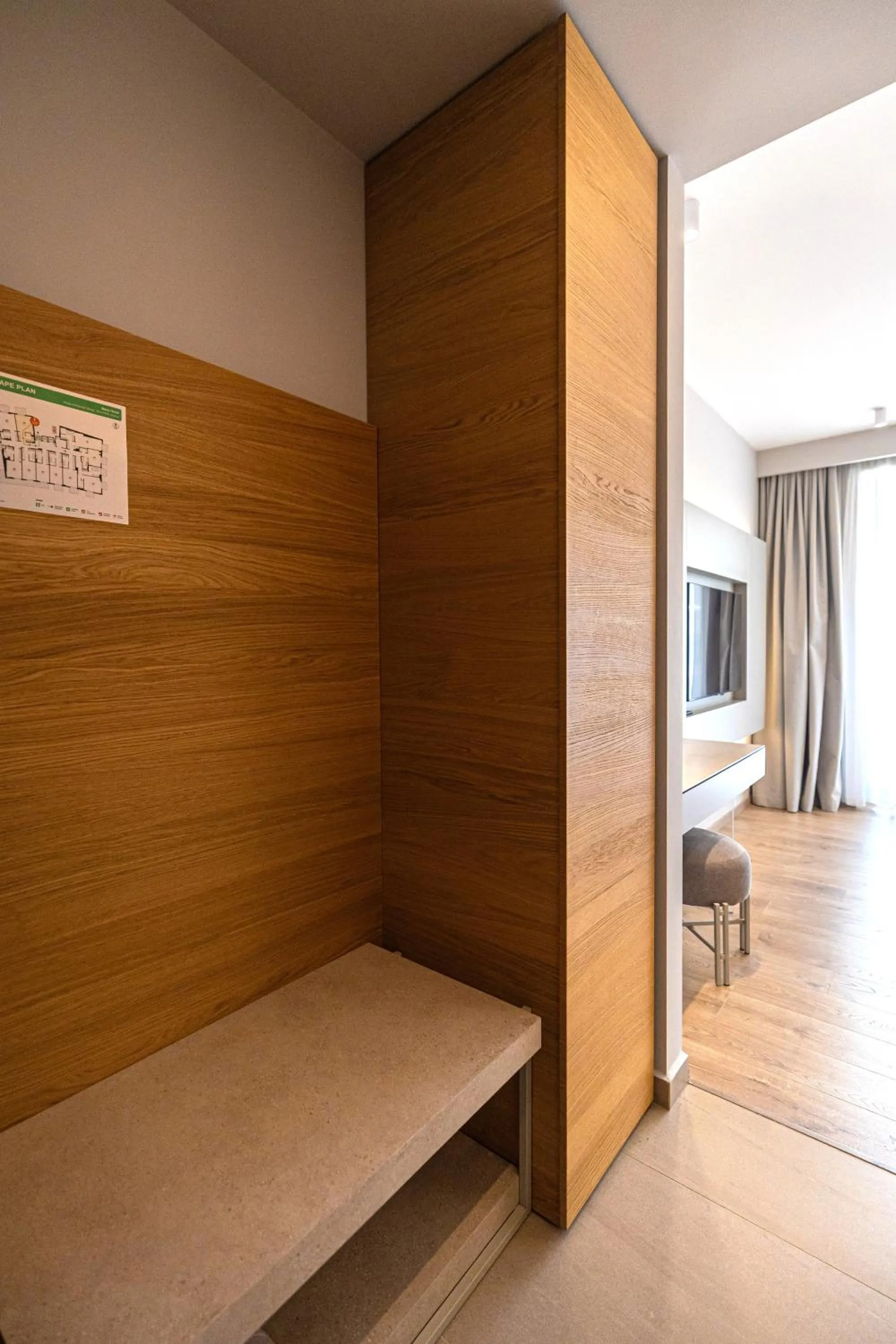 TV and multimedia, Bed in Navy Hotel