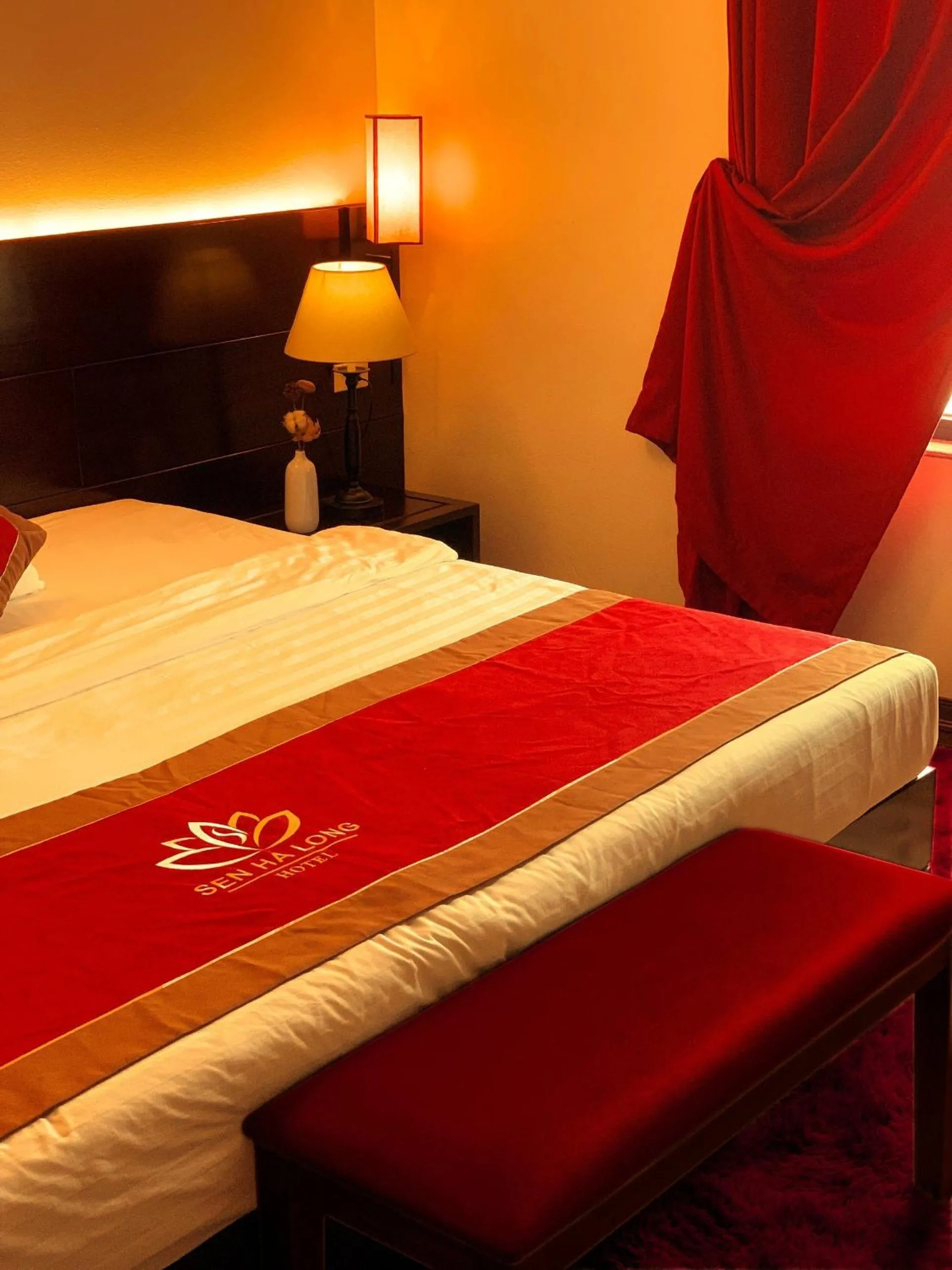 Bedroom, Bed in Sen Hotel Hạ Long