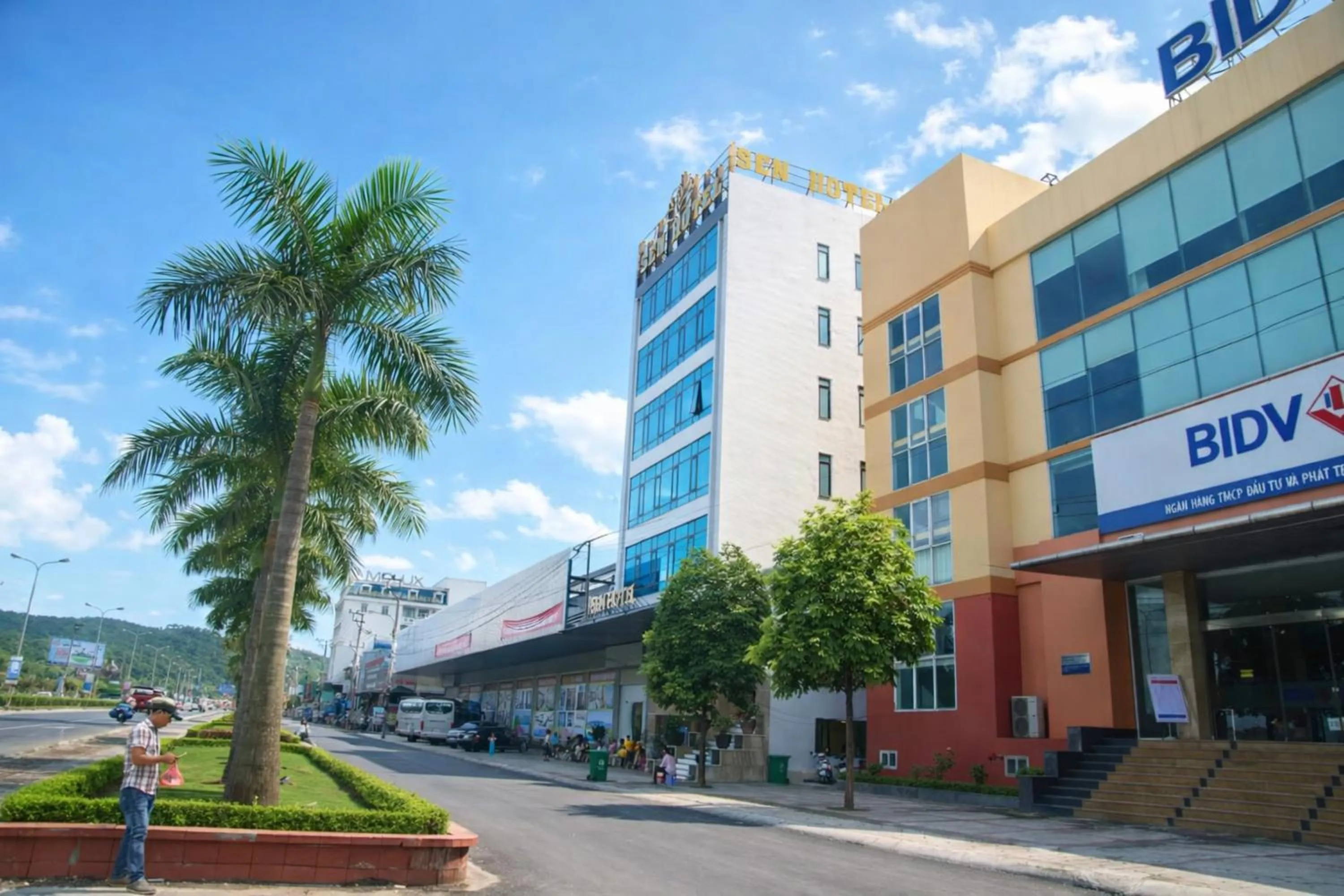 Property building in Sen Hotel Hạ Long