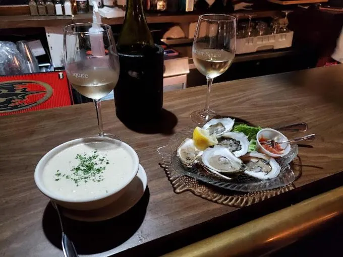 Restaurant/places to eat in Captain's House Inn